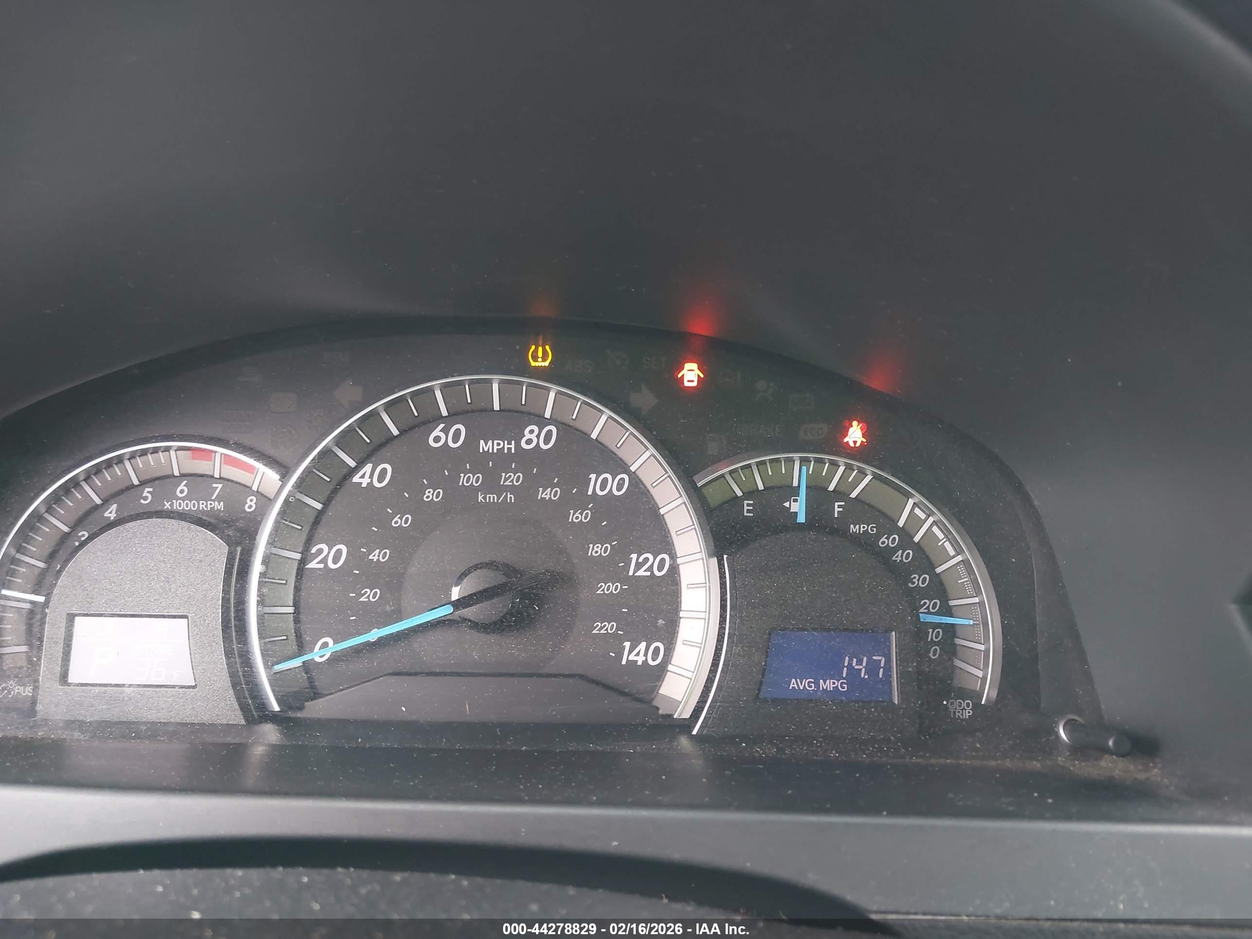 TOYOTA CAMRY image 7