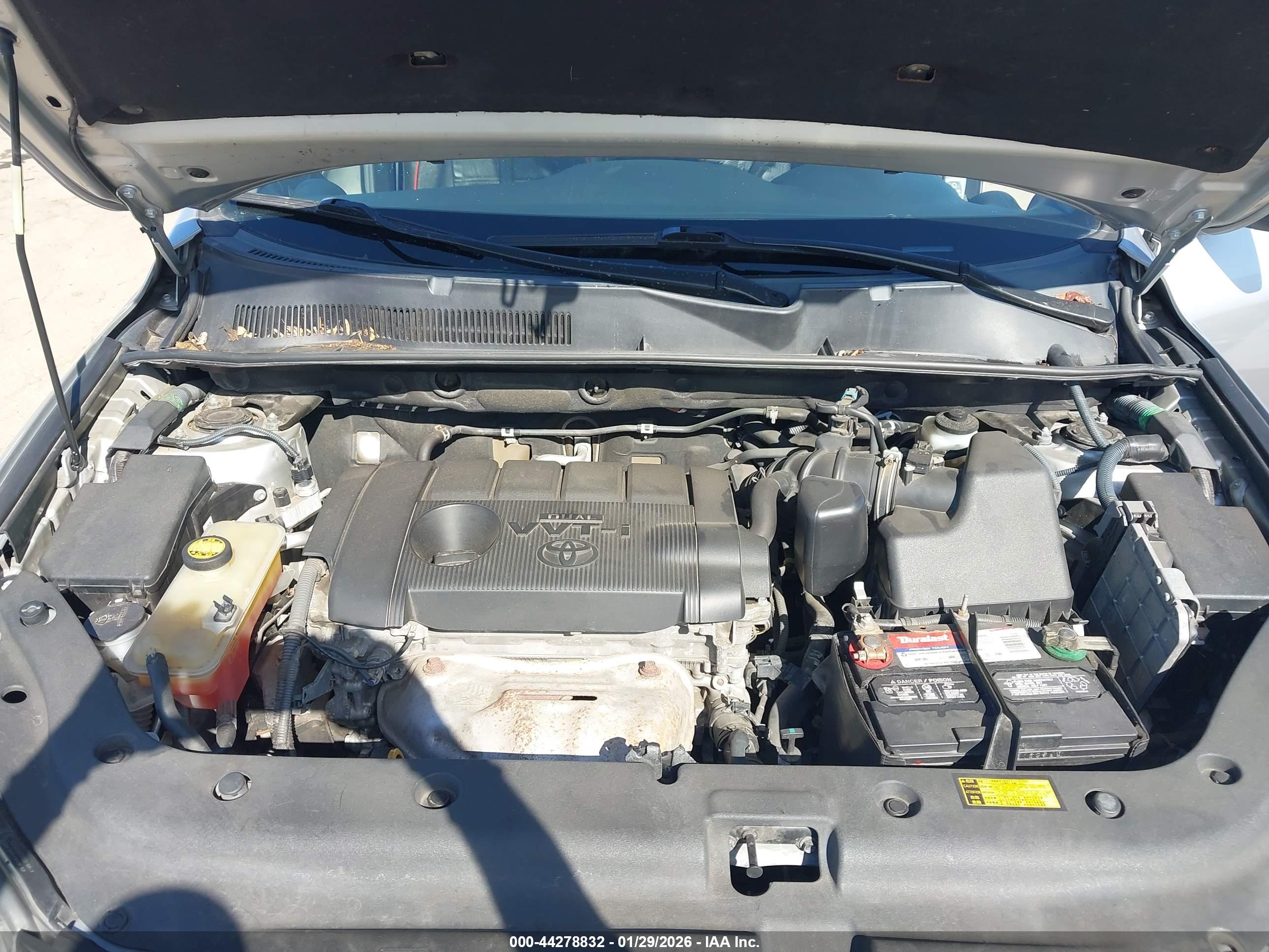 TOYOTA RAV4 image 10