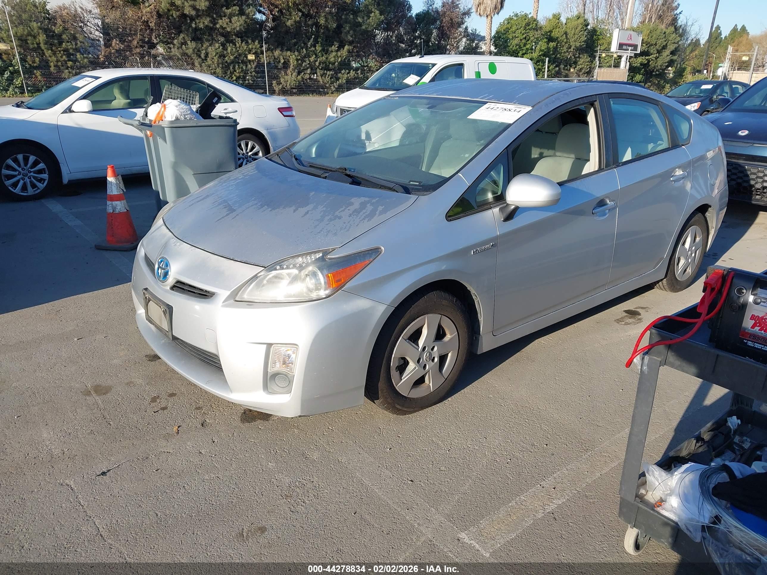 TOYOTA PRIUS image 2