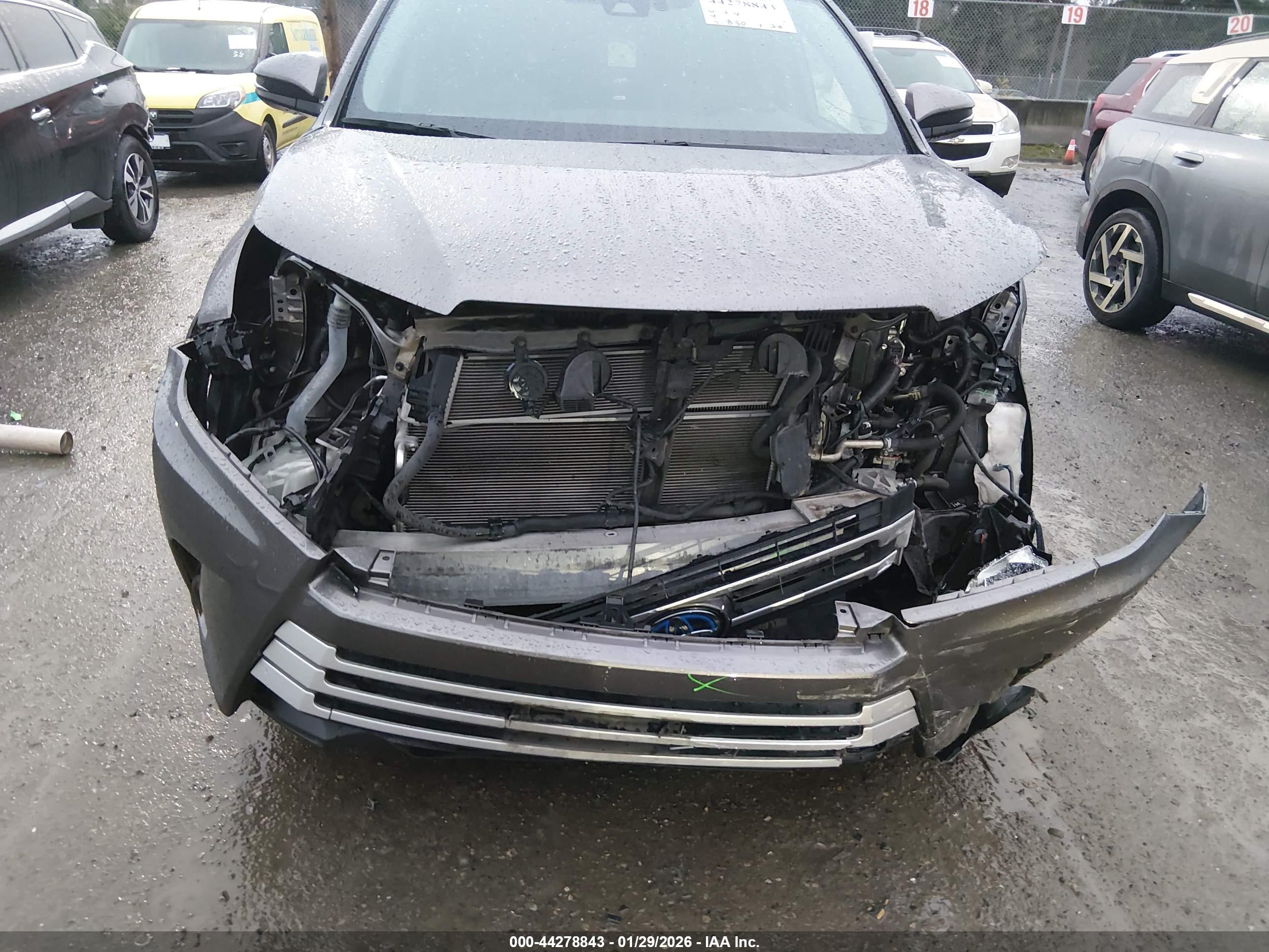TOYOTA HIGHLANDER image 6