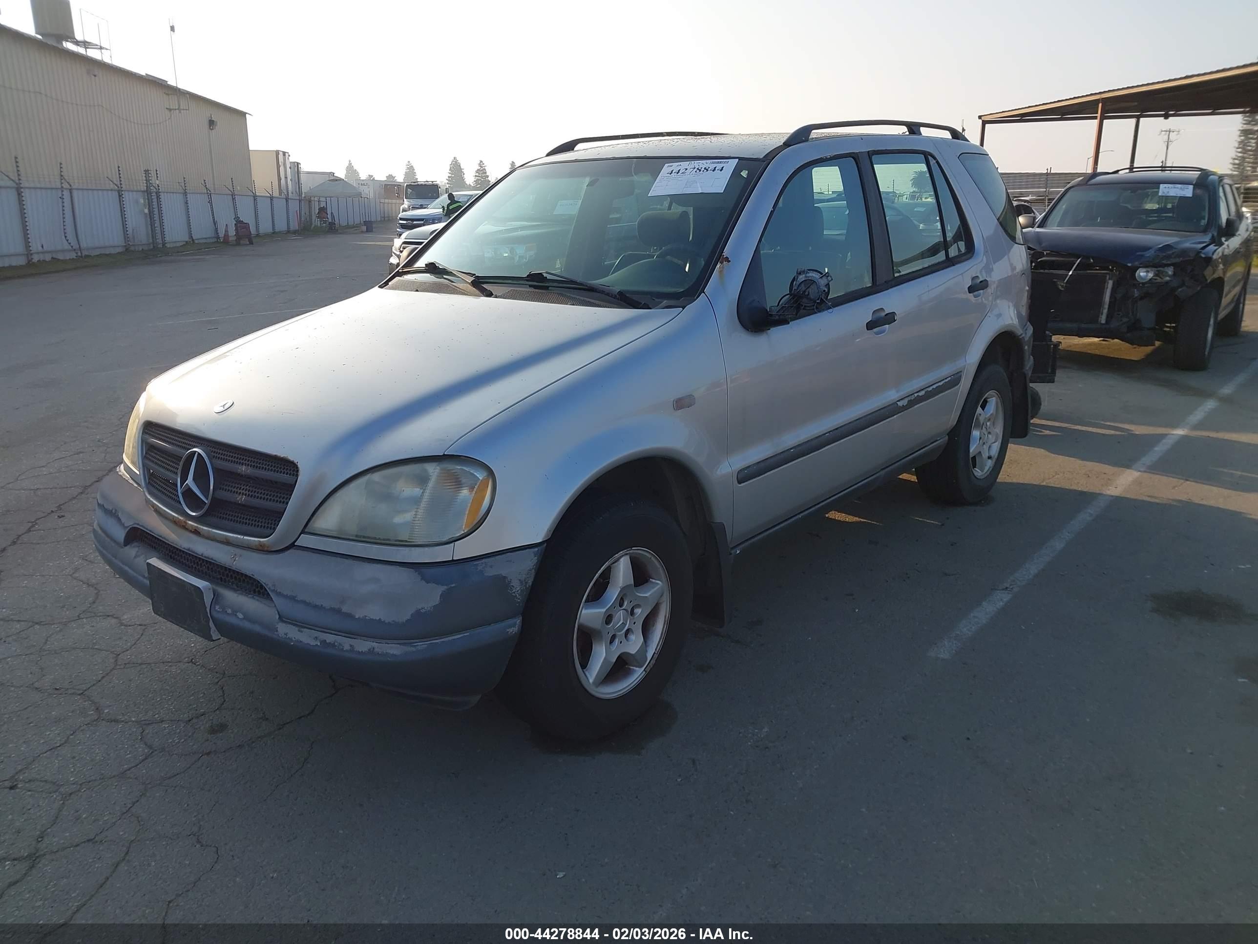 MERCEDES-BENZ ML image 2
