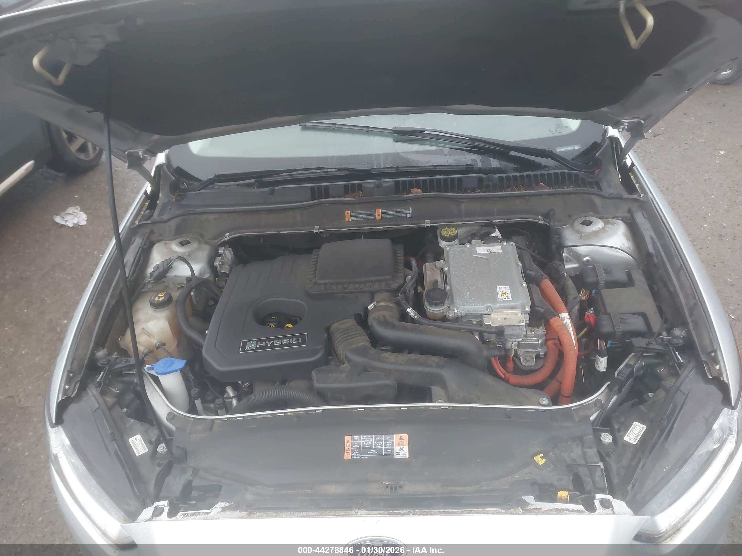 FORD FUSION image 10