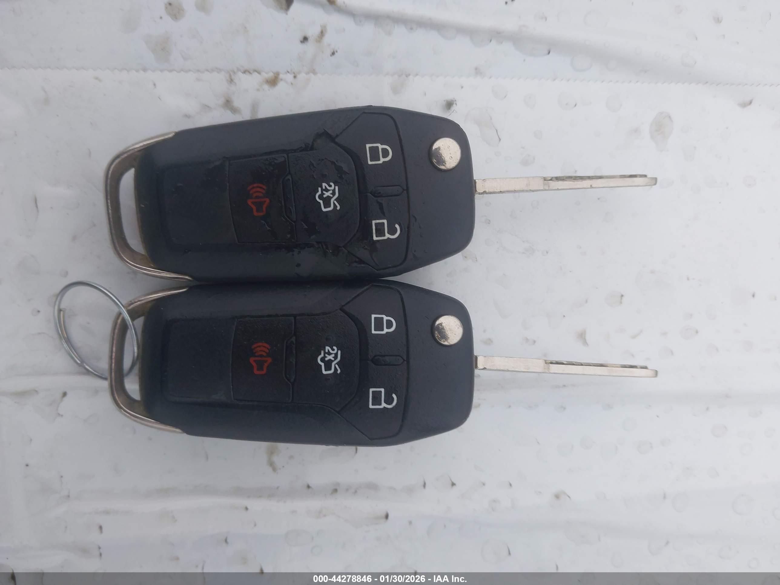 FORD FUSION image 11