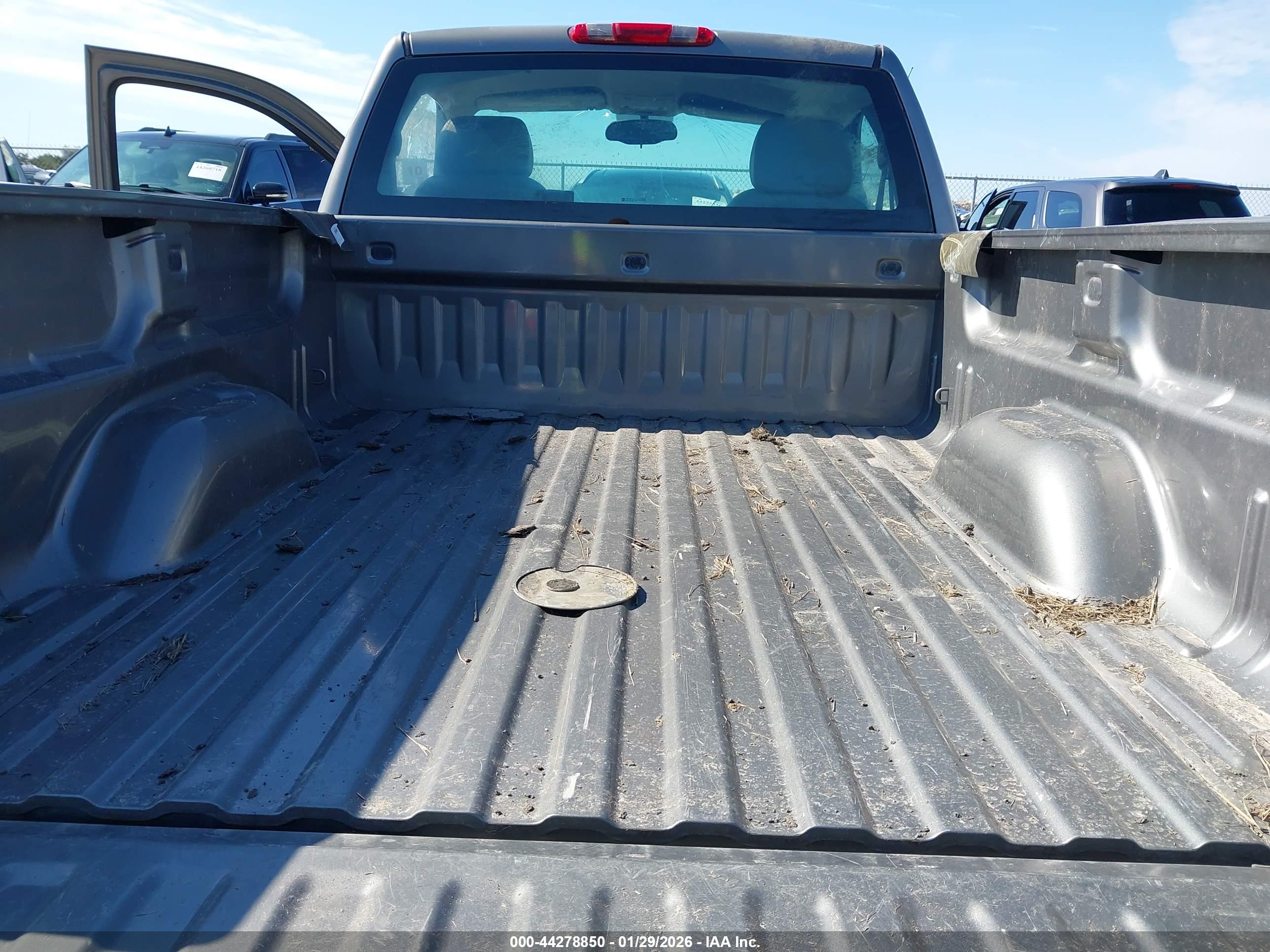 CHEVROLET SILVERADO image 8