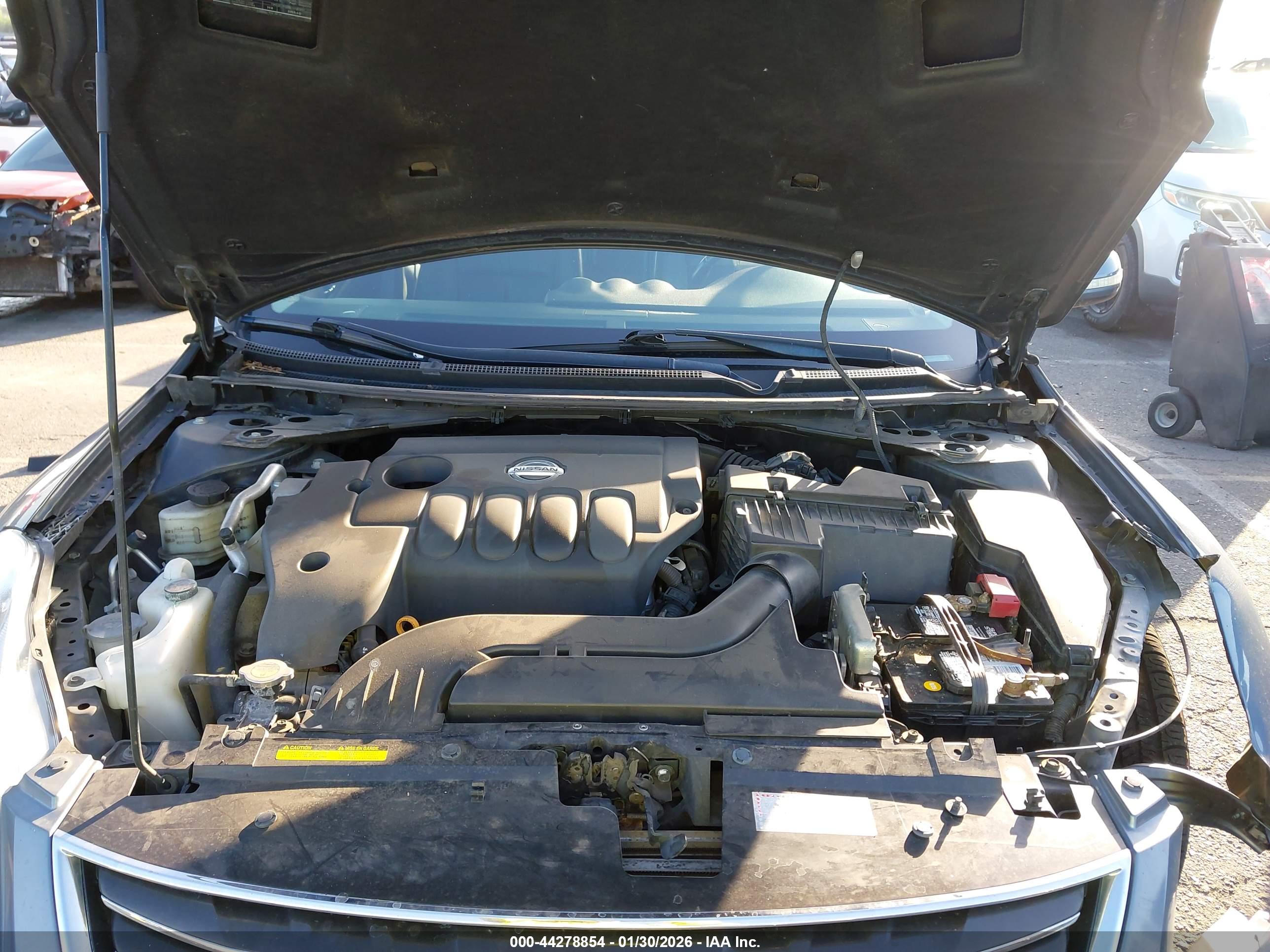 NISSAN ALTIMA image 10