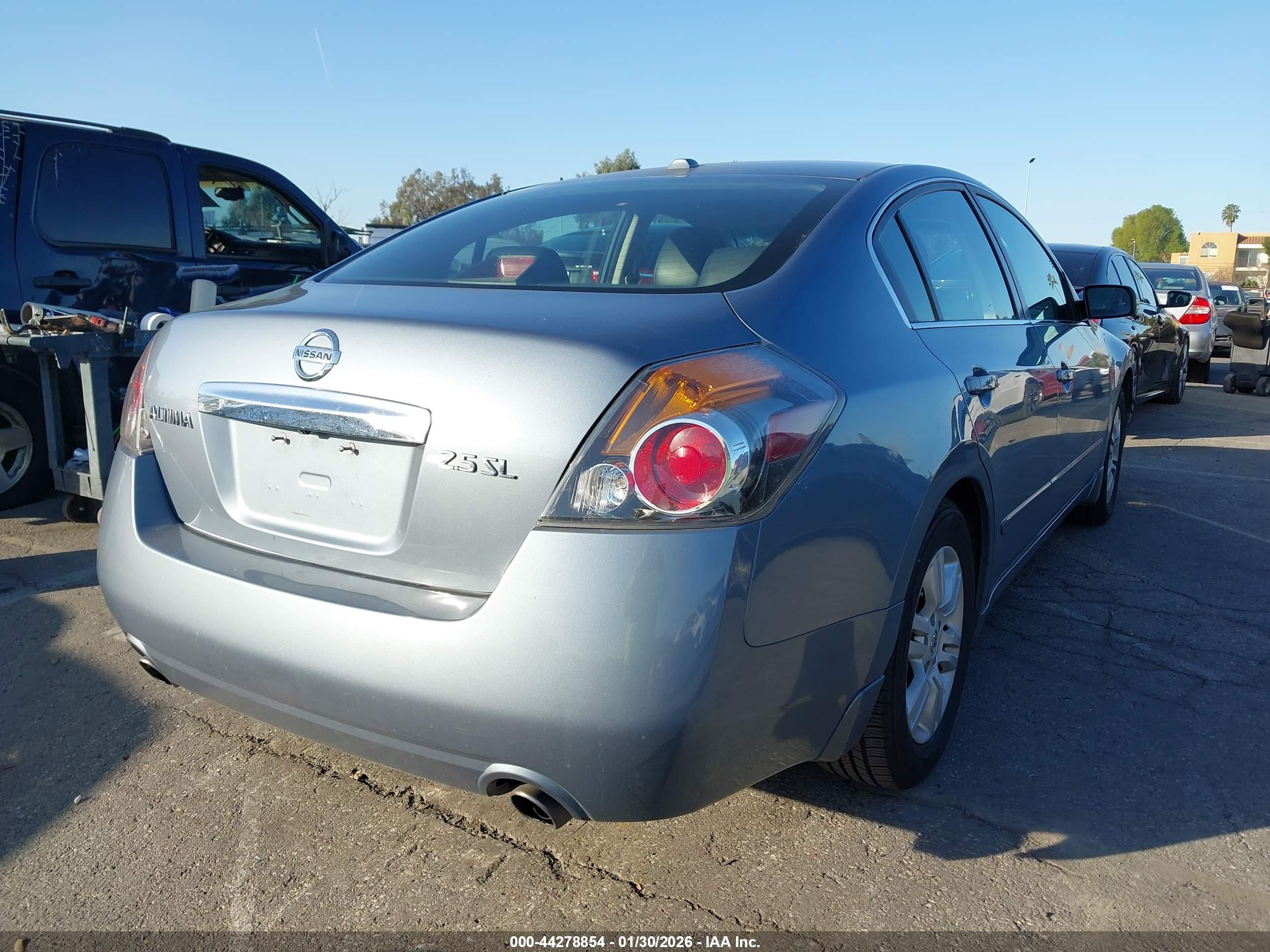 NISSAN ALTIMA image 4