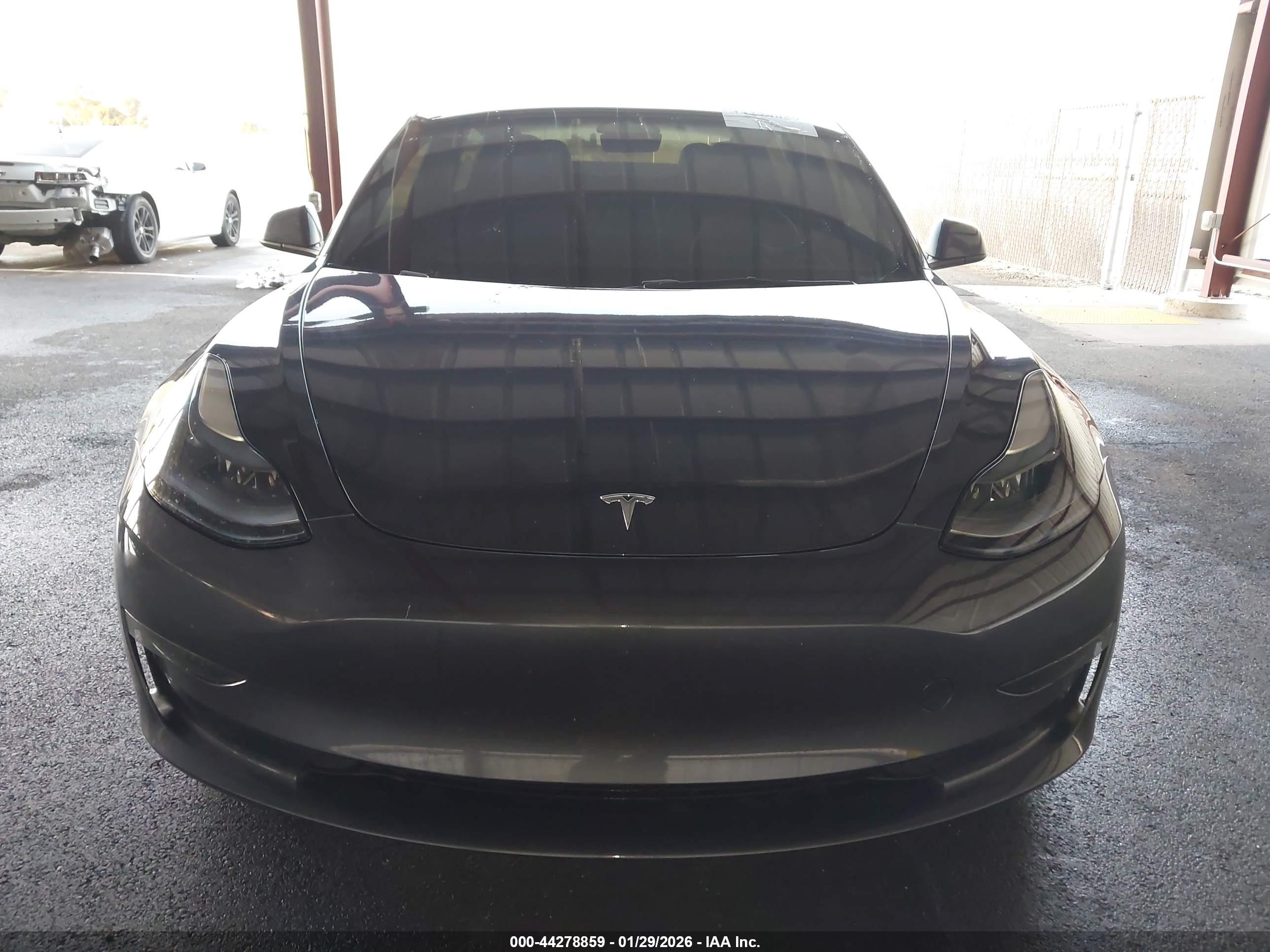 TESLA MODEL image 6