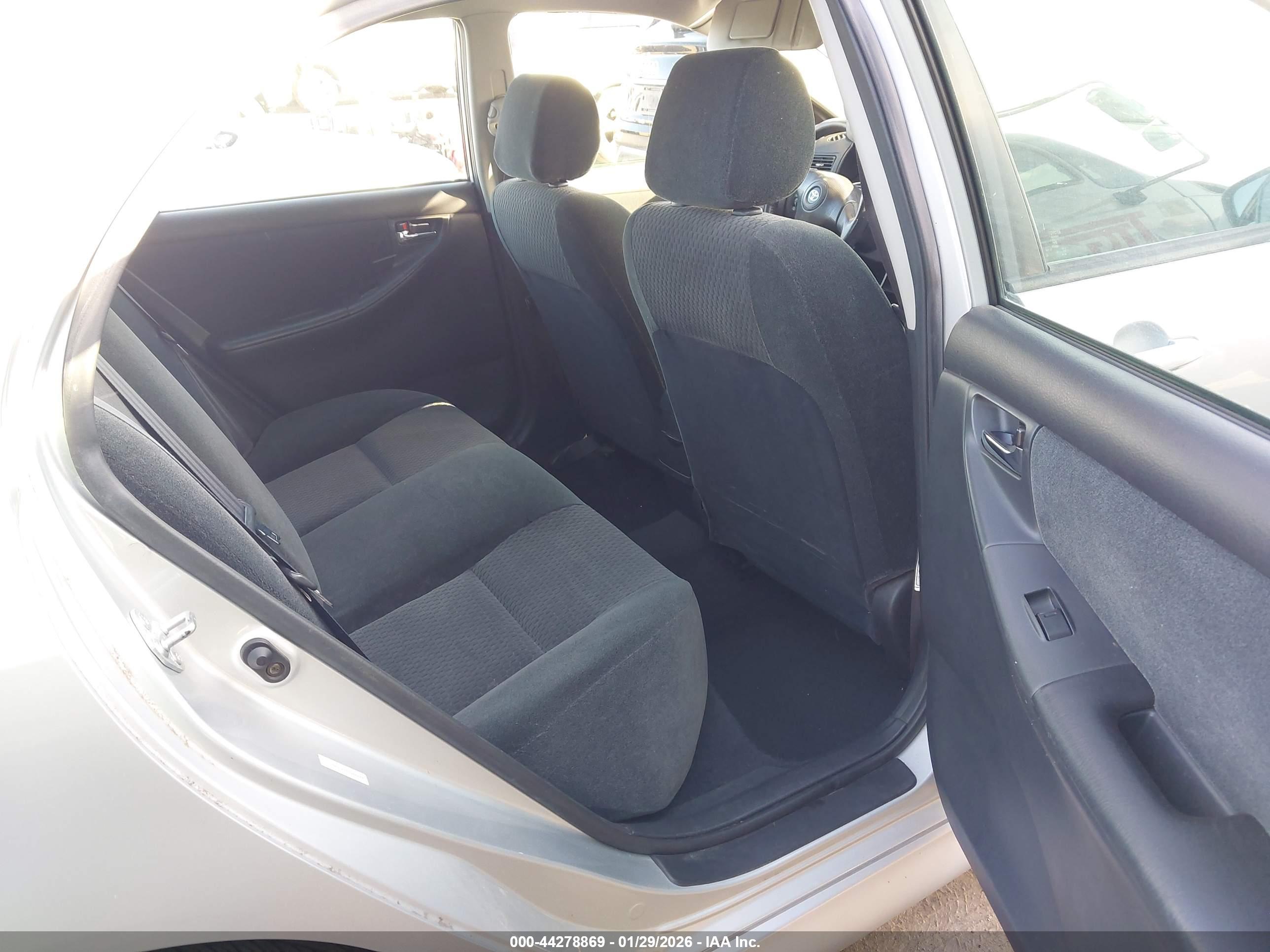TOYOTA COROLLA image 8