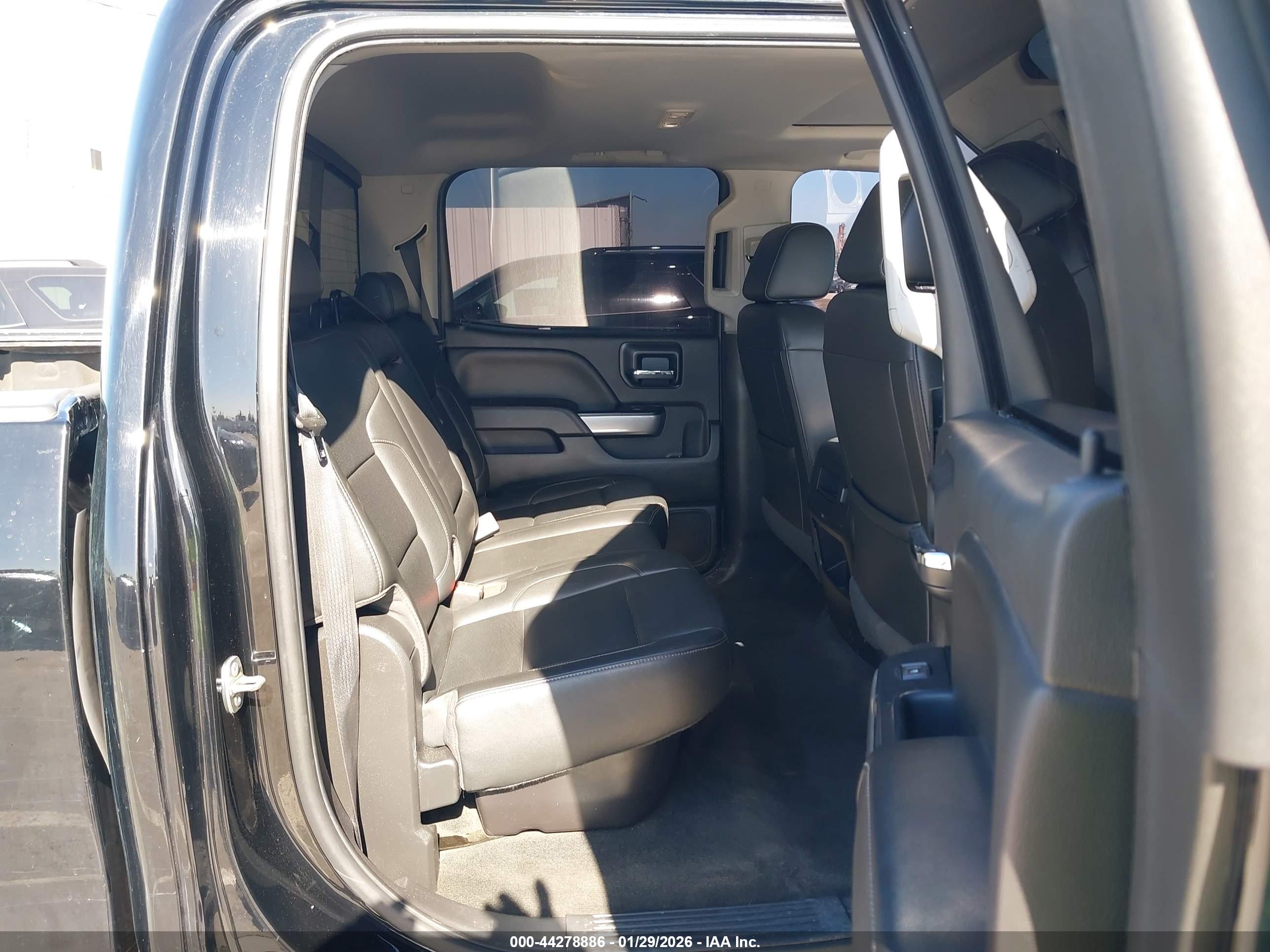 CHEVROLET SILVERADO image 8