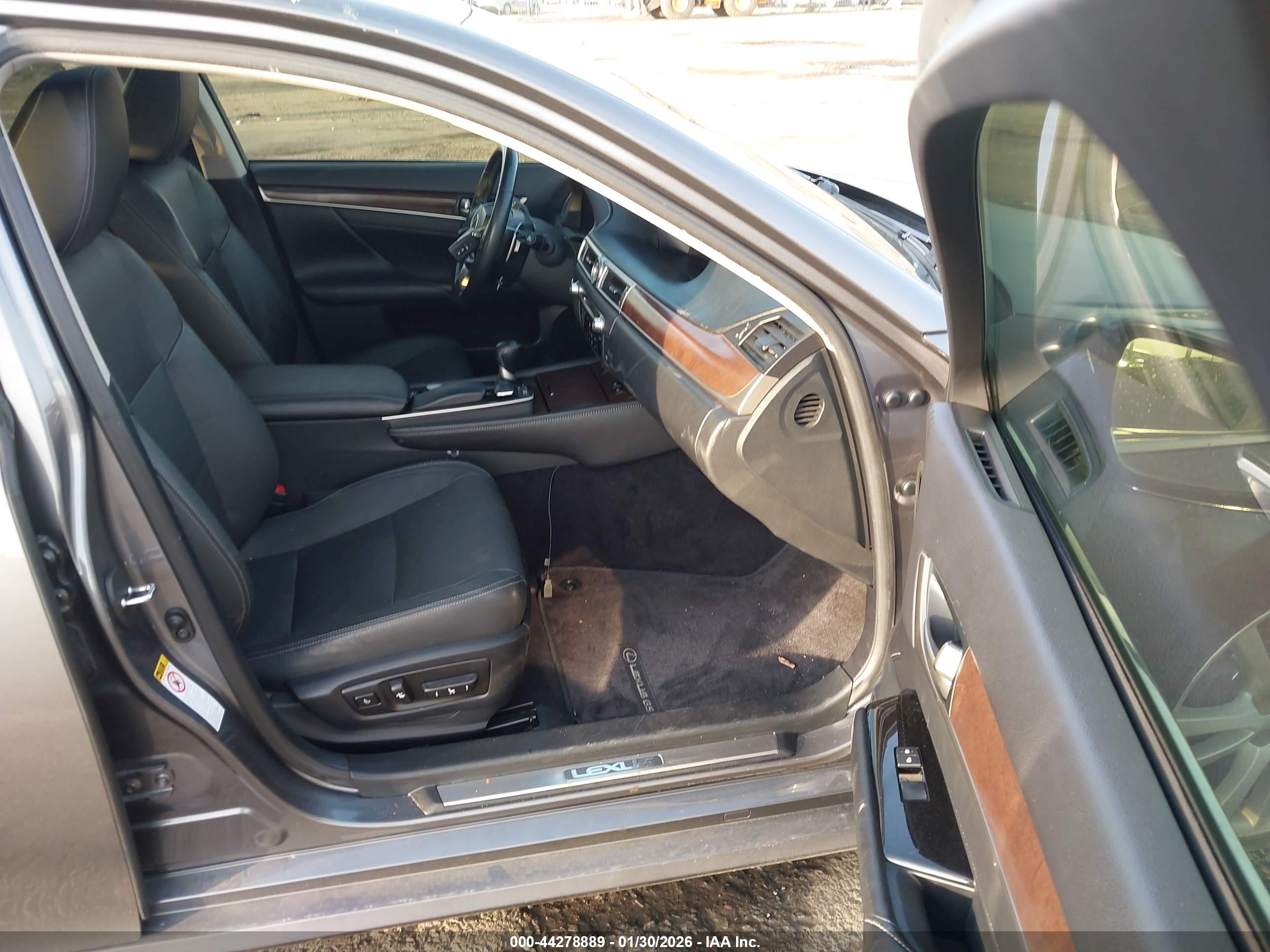 LEXUS GS image 5