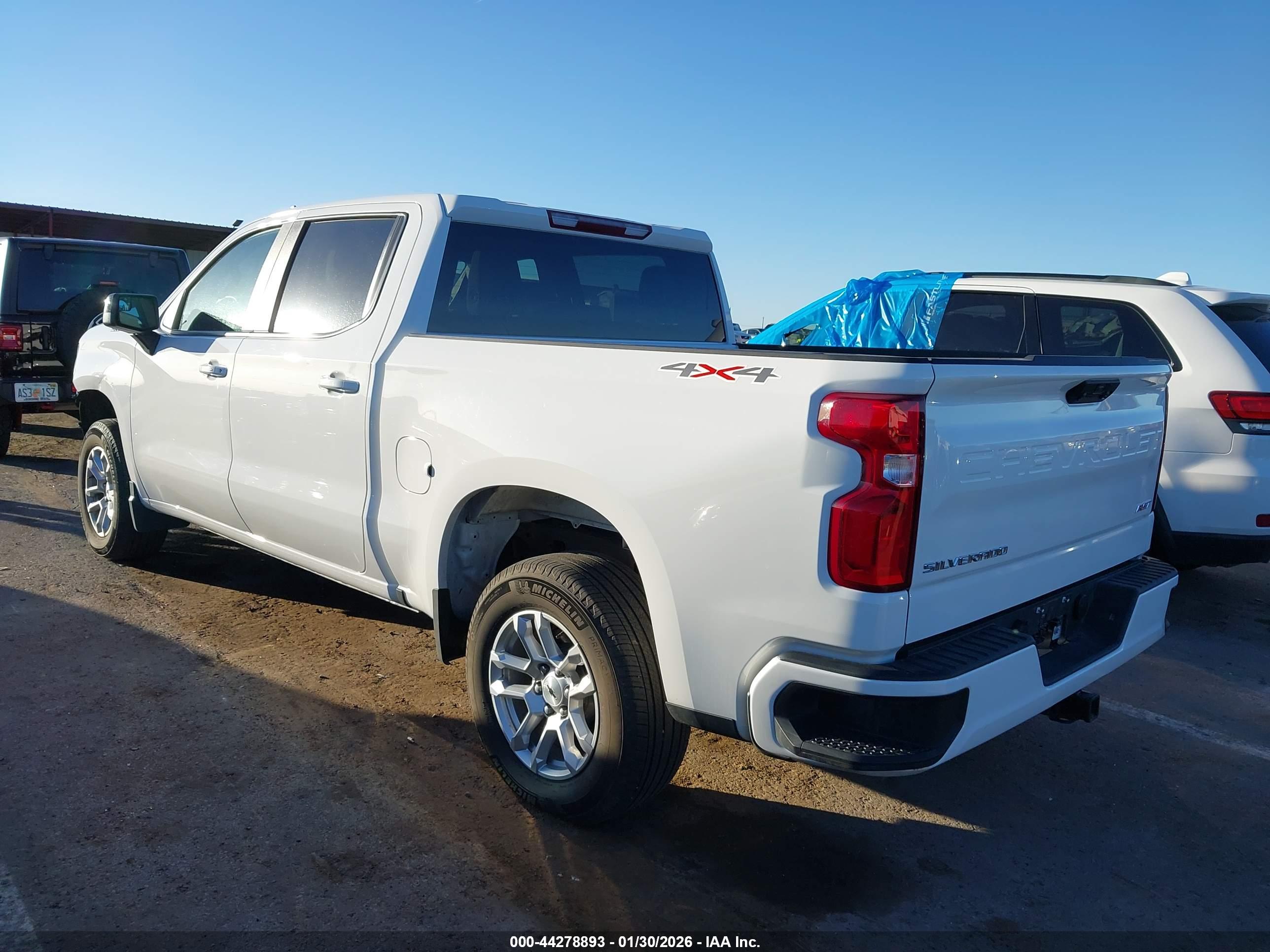 CHEVROLET SILVERADO image 3