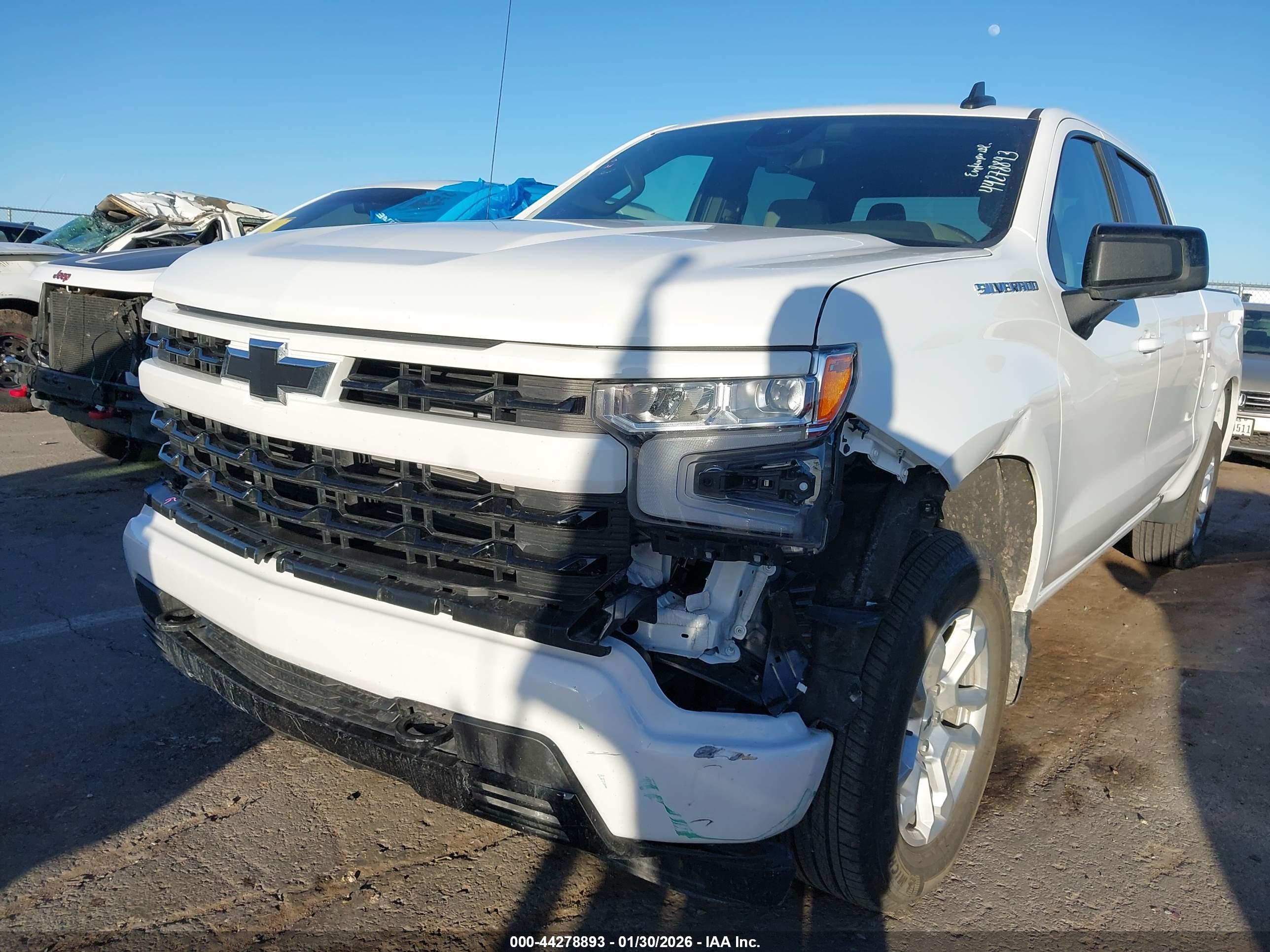 CHEVROLET SILVERADO image 6