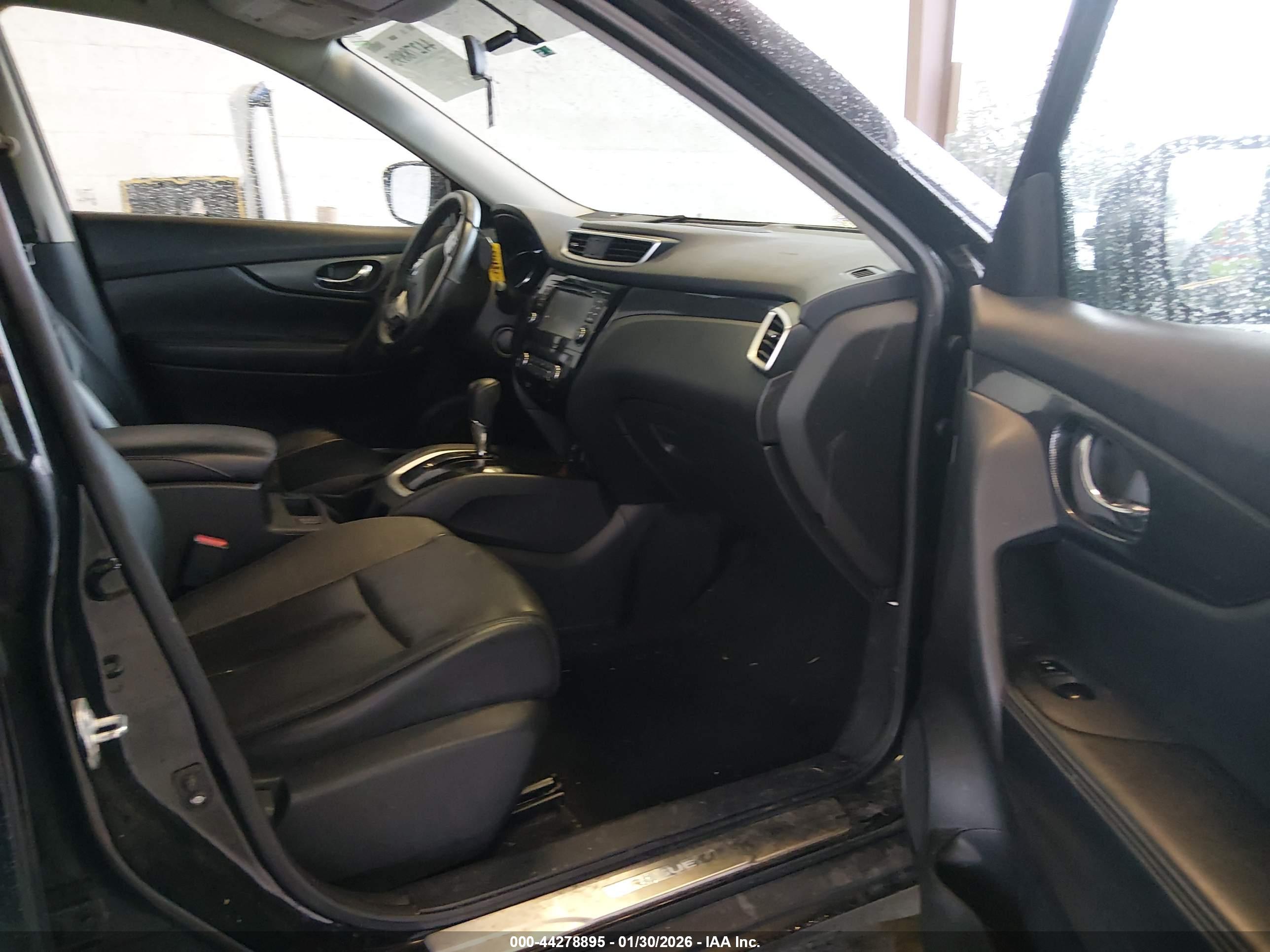 NISSAN ROGUE image 5