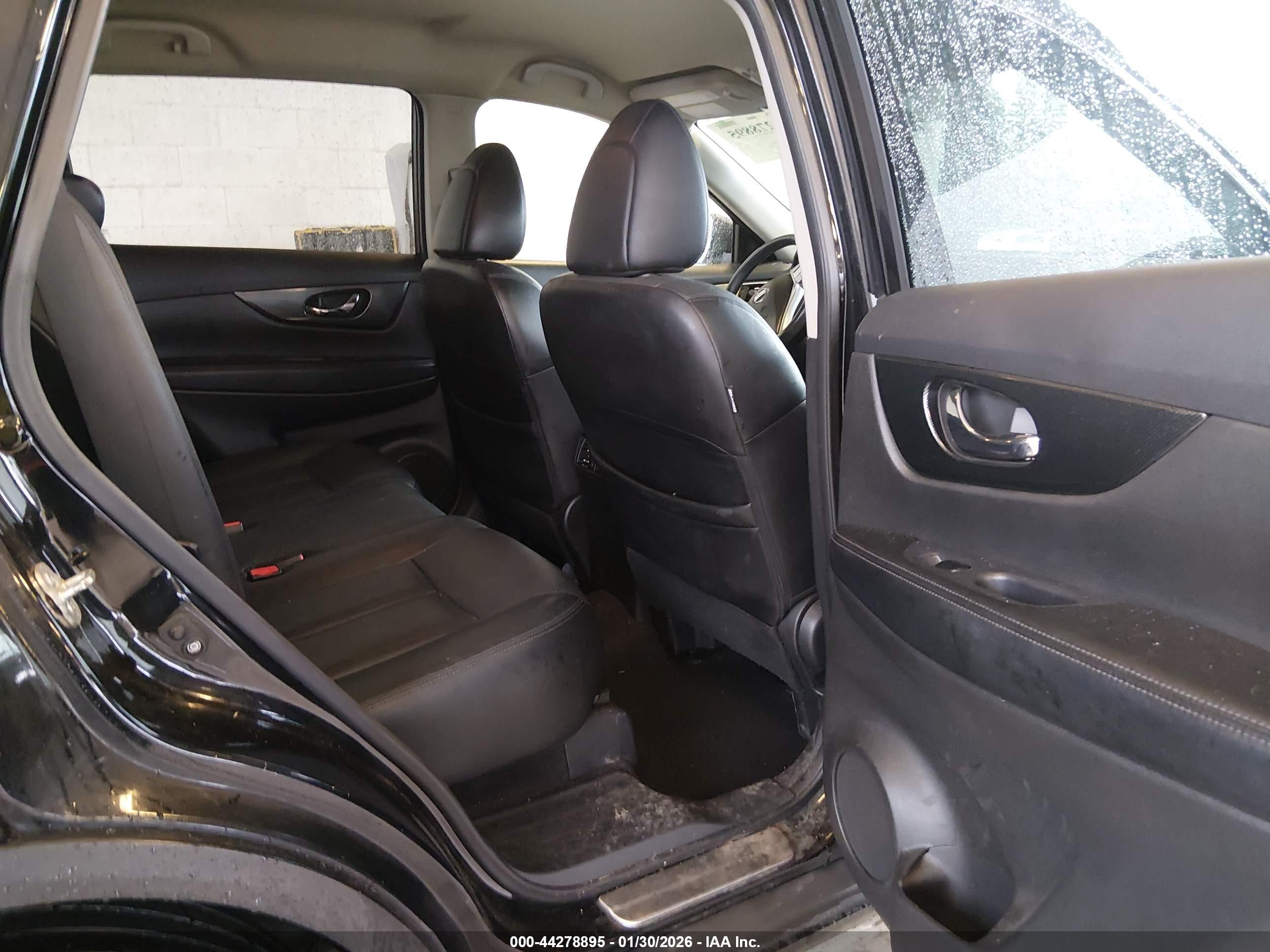 NISSAN ROGUE image 8