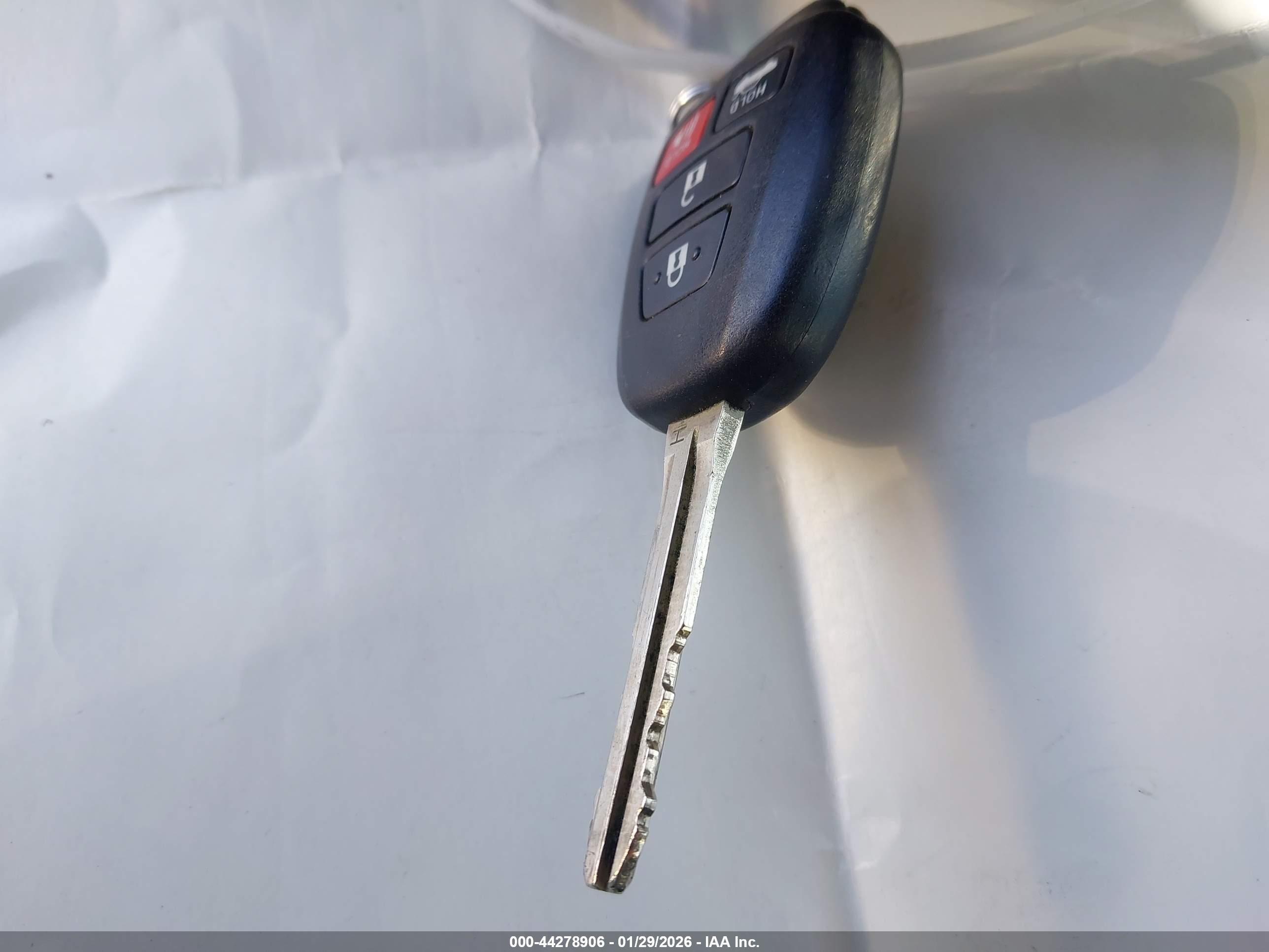 TOYOTA COROLLA image 11