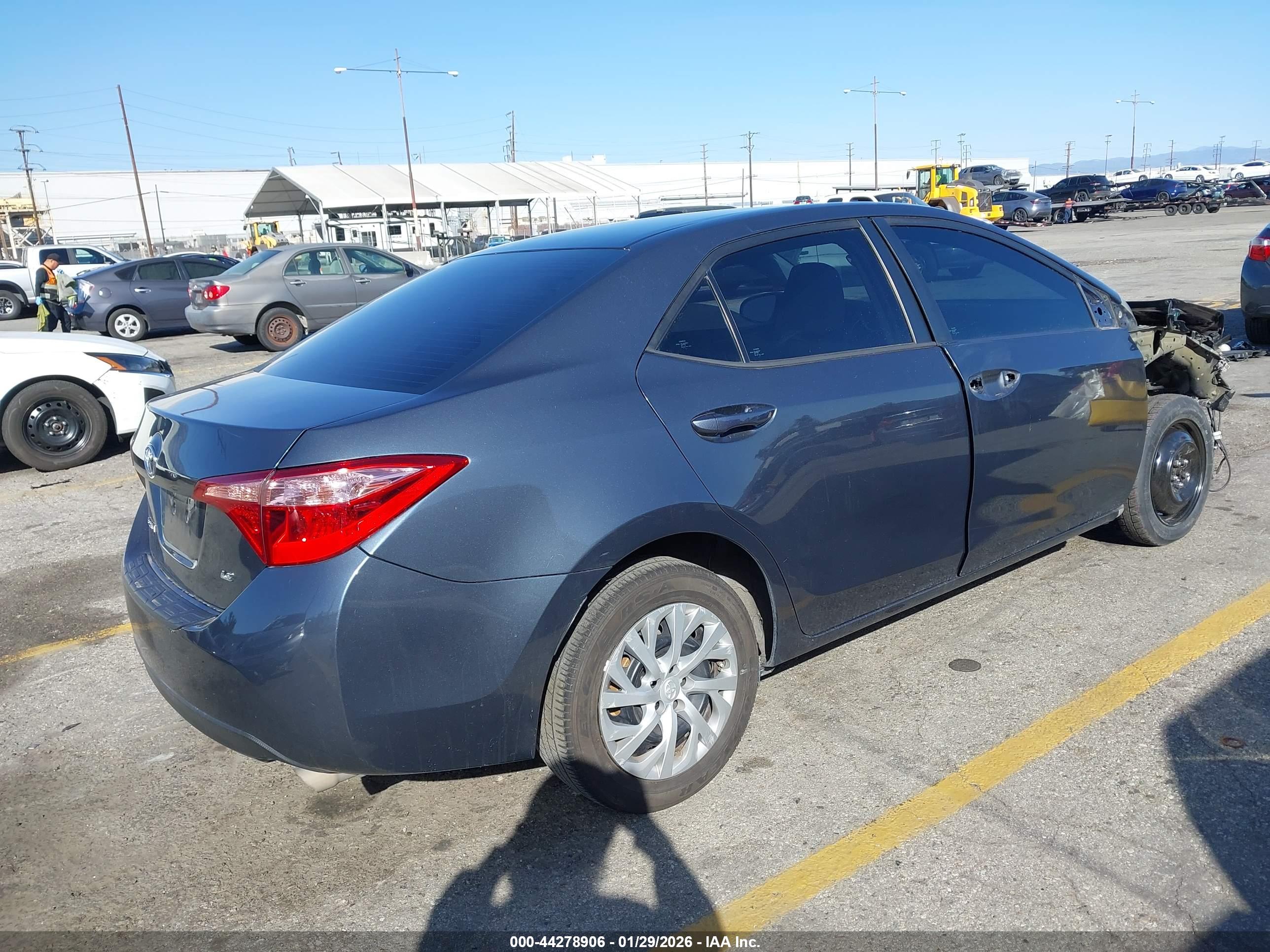 TOYOTA COROLLA image 4