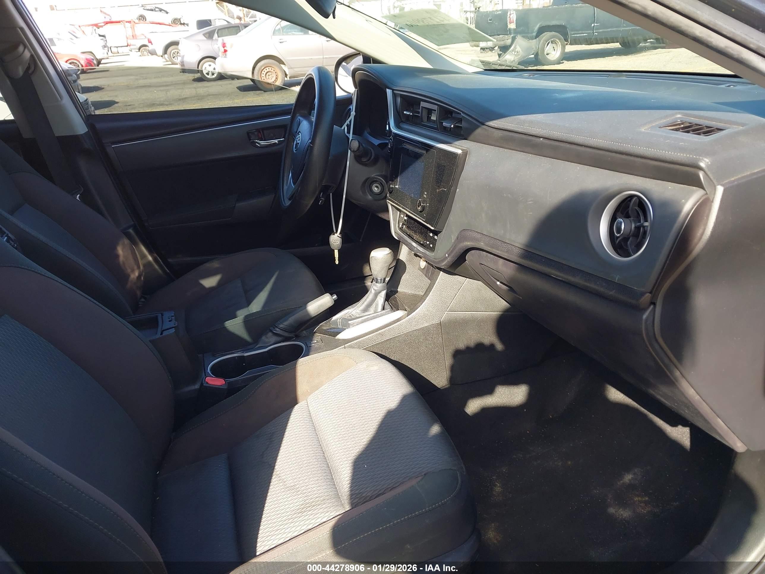 TOYOTA COROLLA image 5