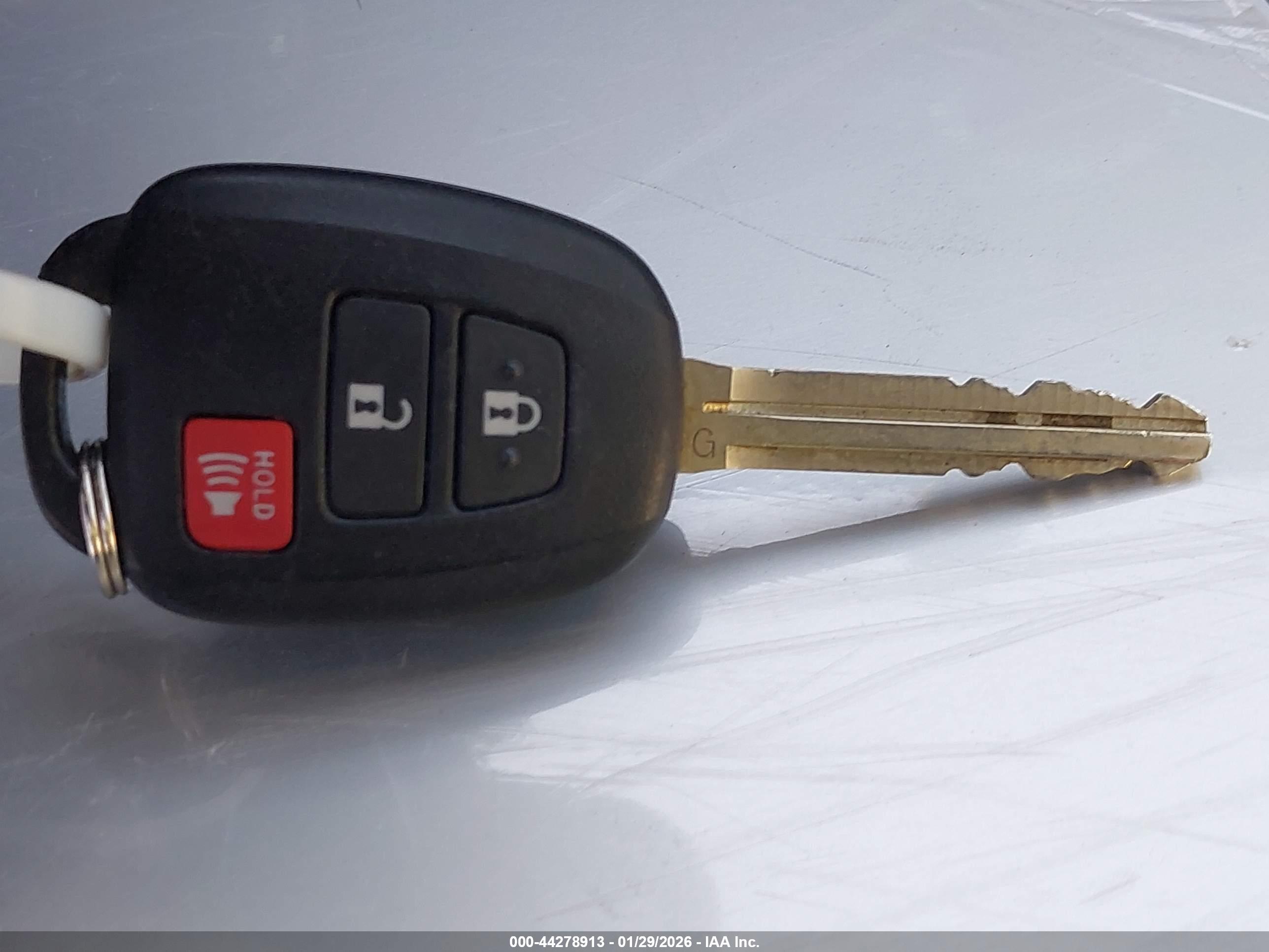 TOYOTA PRIUS image 11