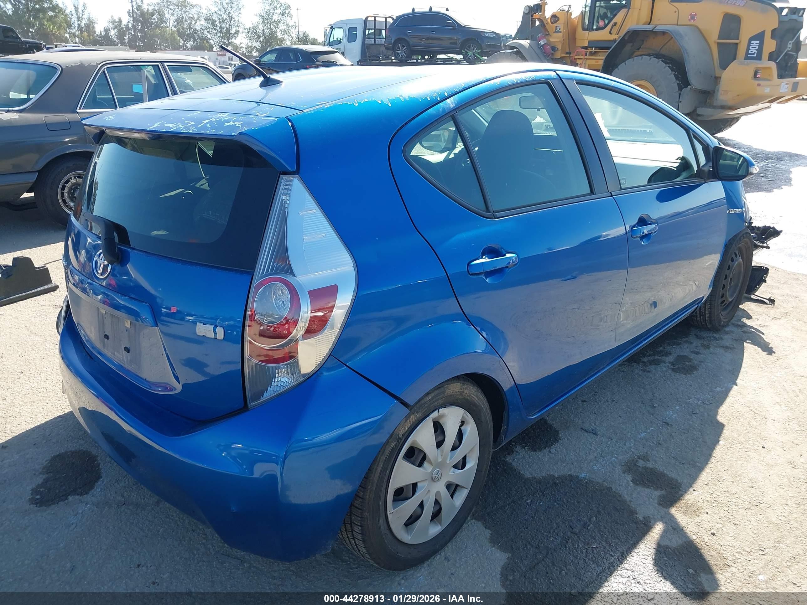 TOYOTA PRIUS image 4