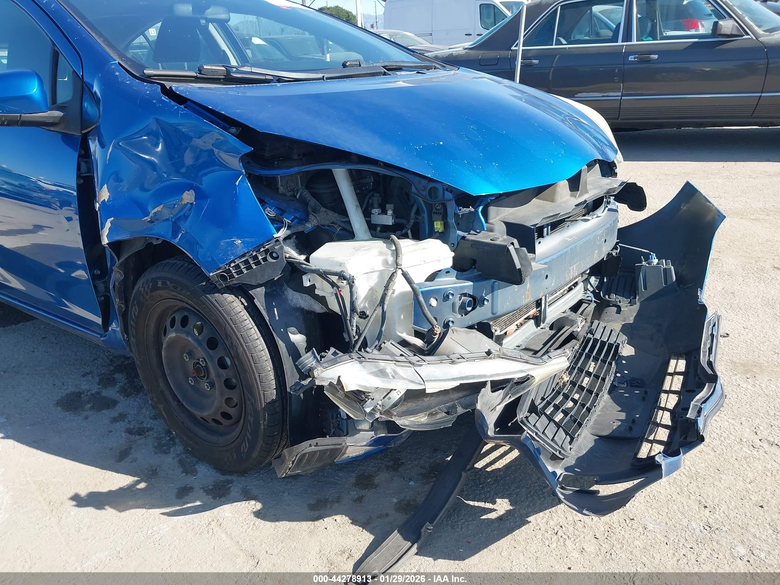 TOYOTA PRIUS image 6