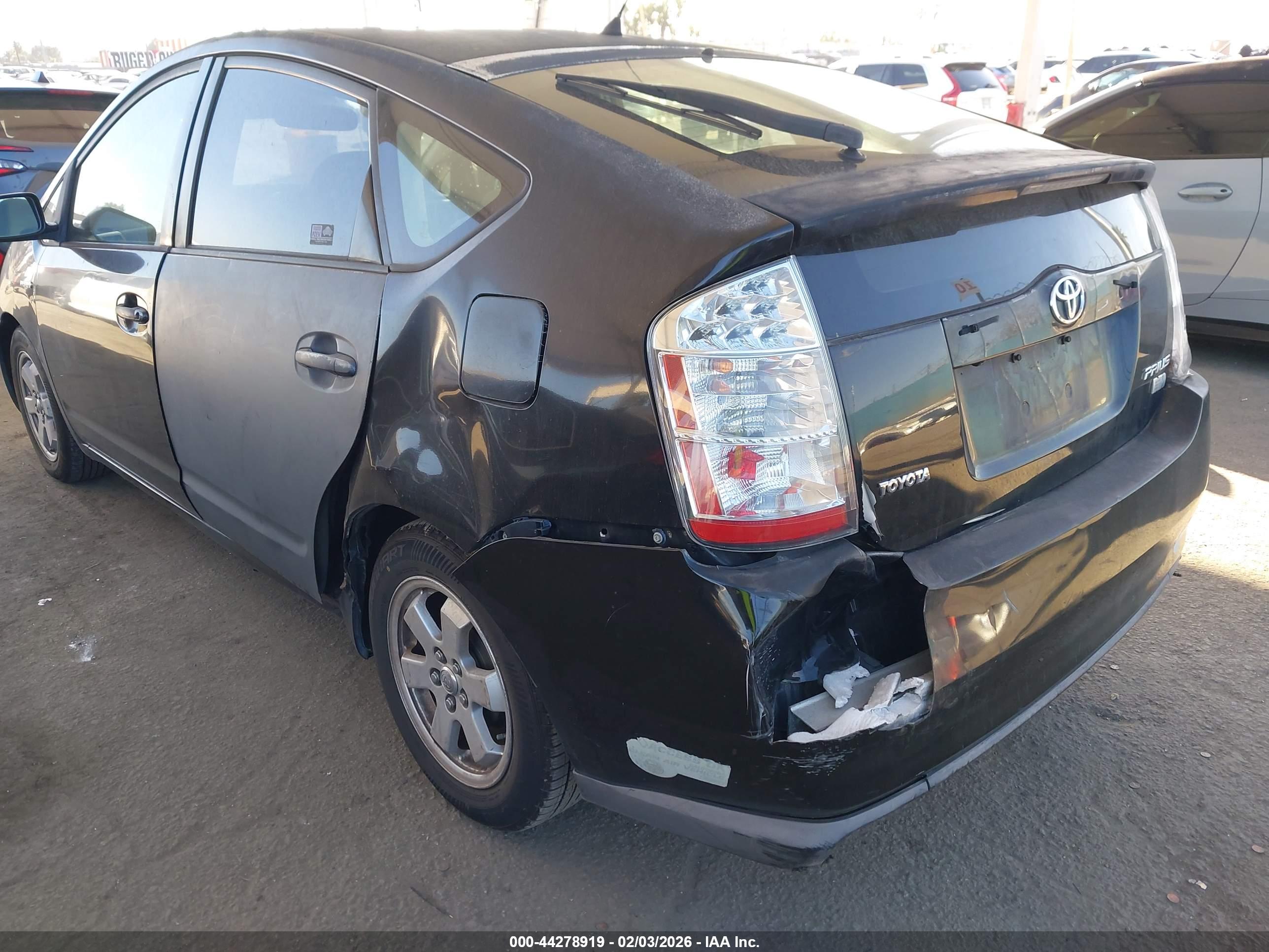 TOYOTA PRIUS image 6