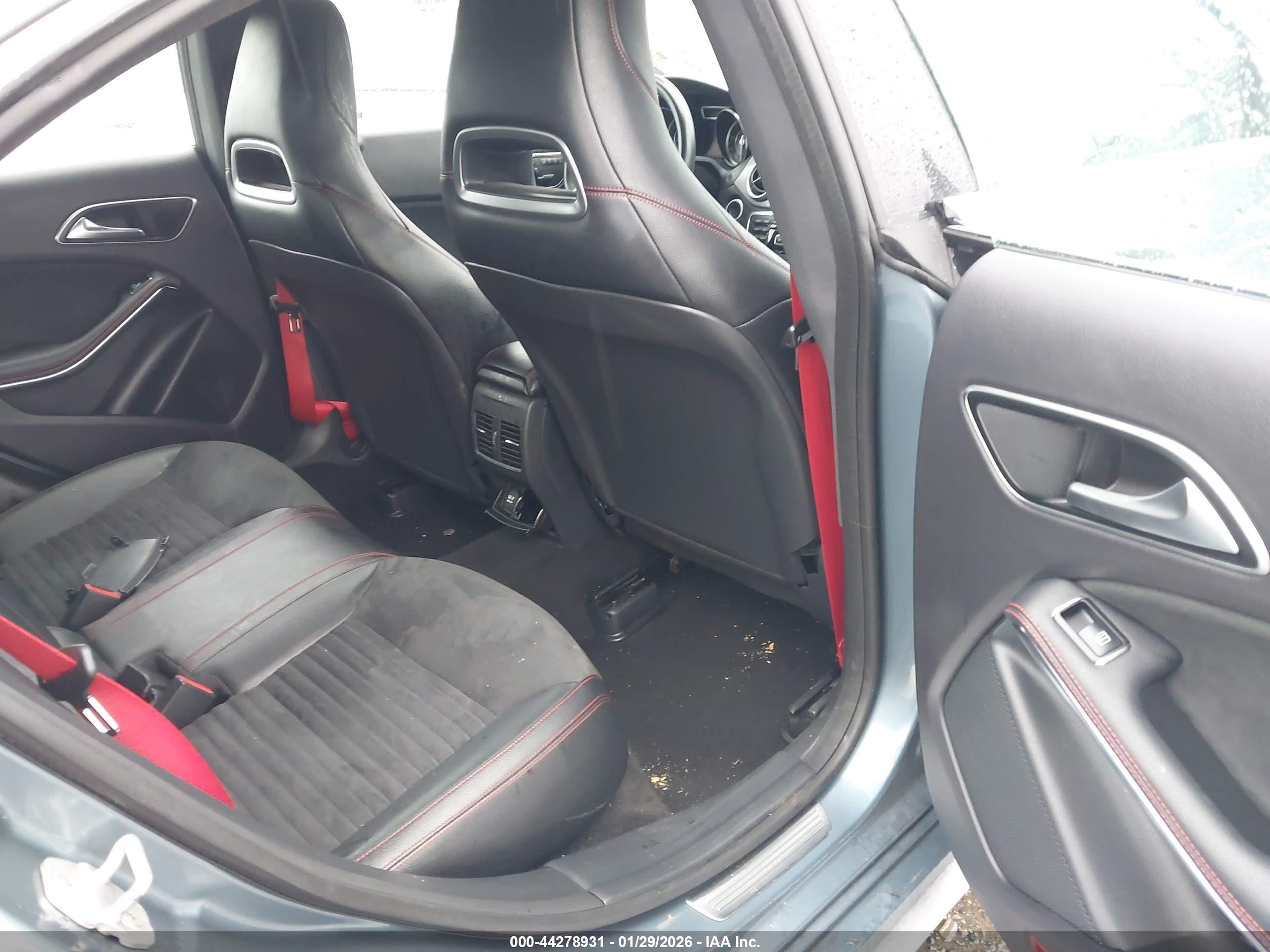 MERCEDES-BENZ CLA image 8