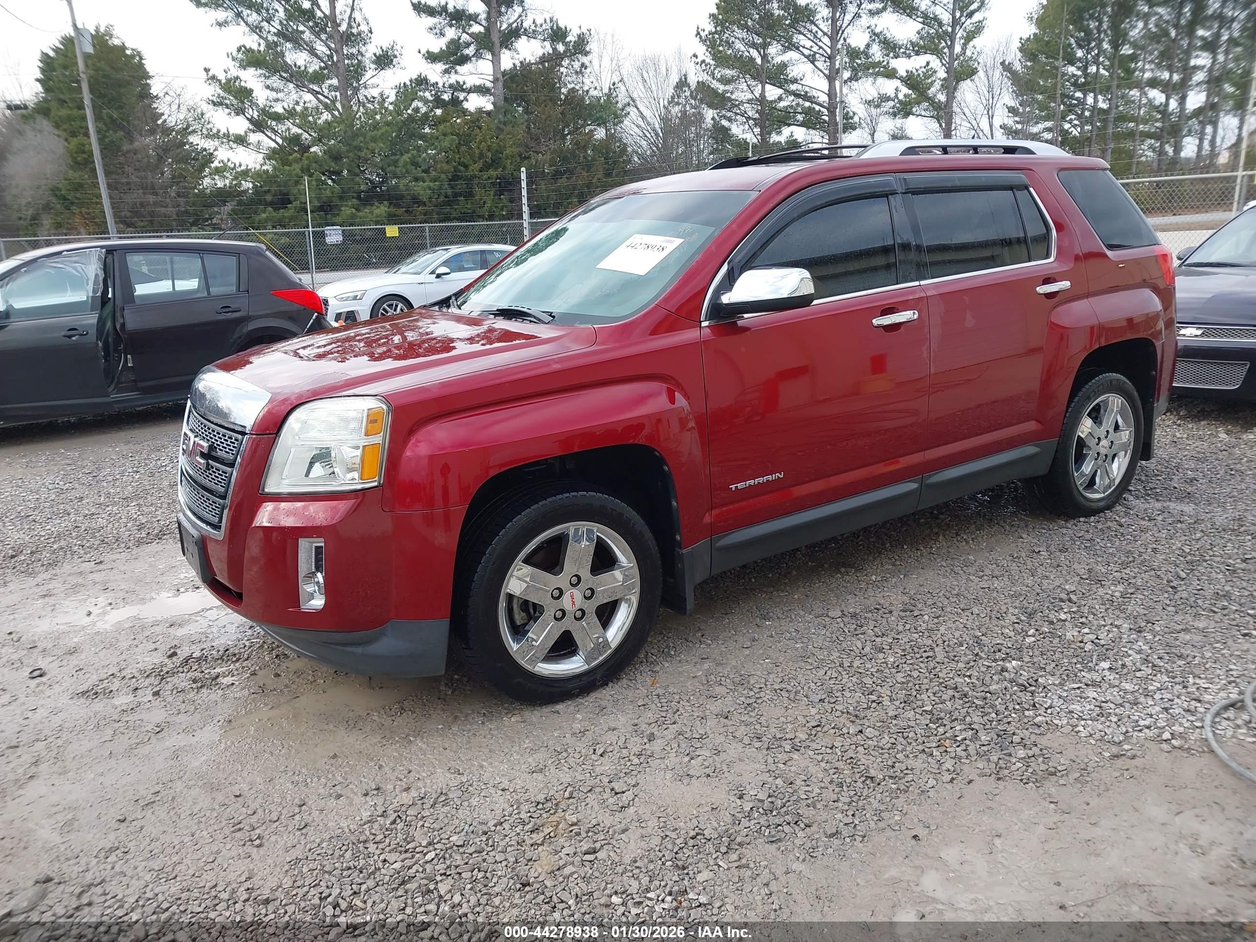 GMC TERRAIN image 2