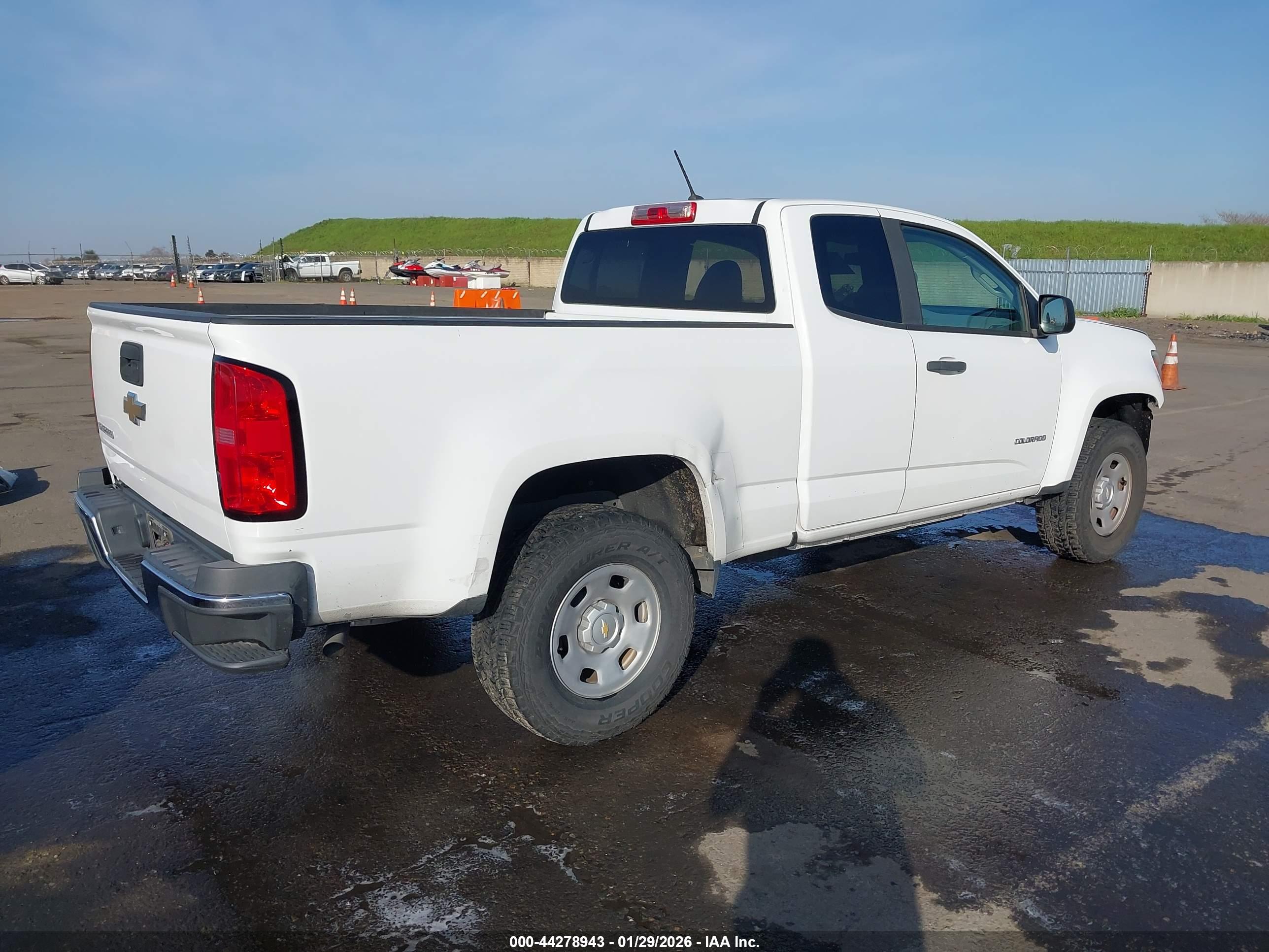 CHEVROLET COLORADO image 4