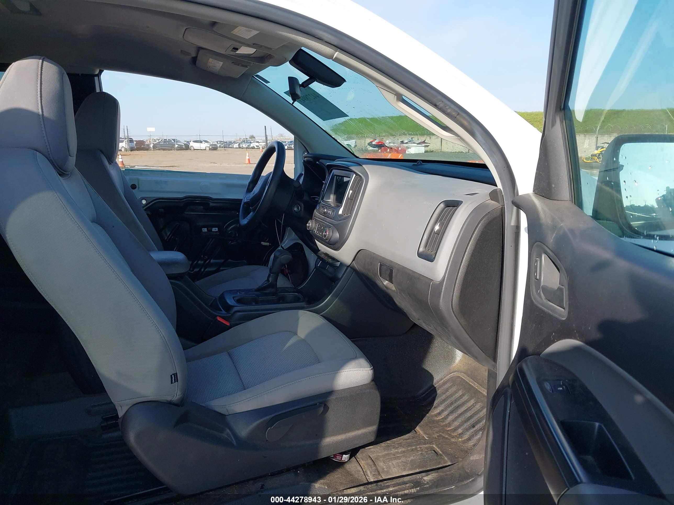 CHEVROLET COLORADO image 5