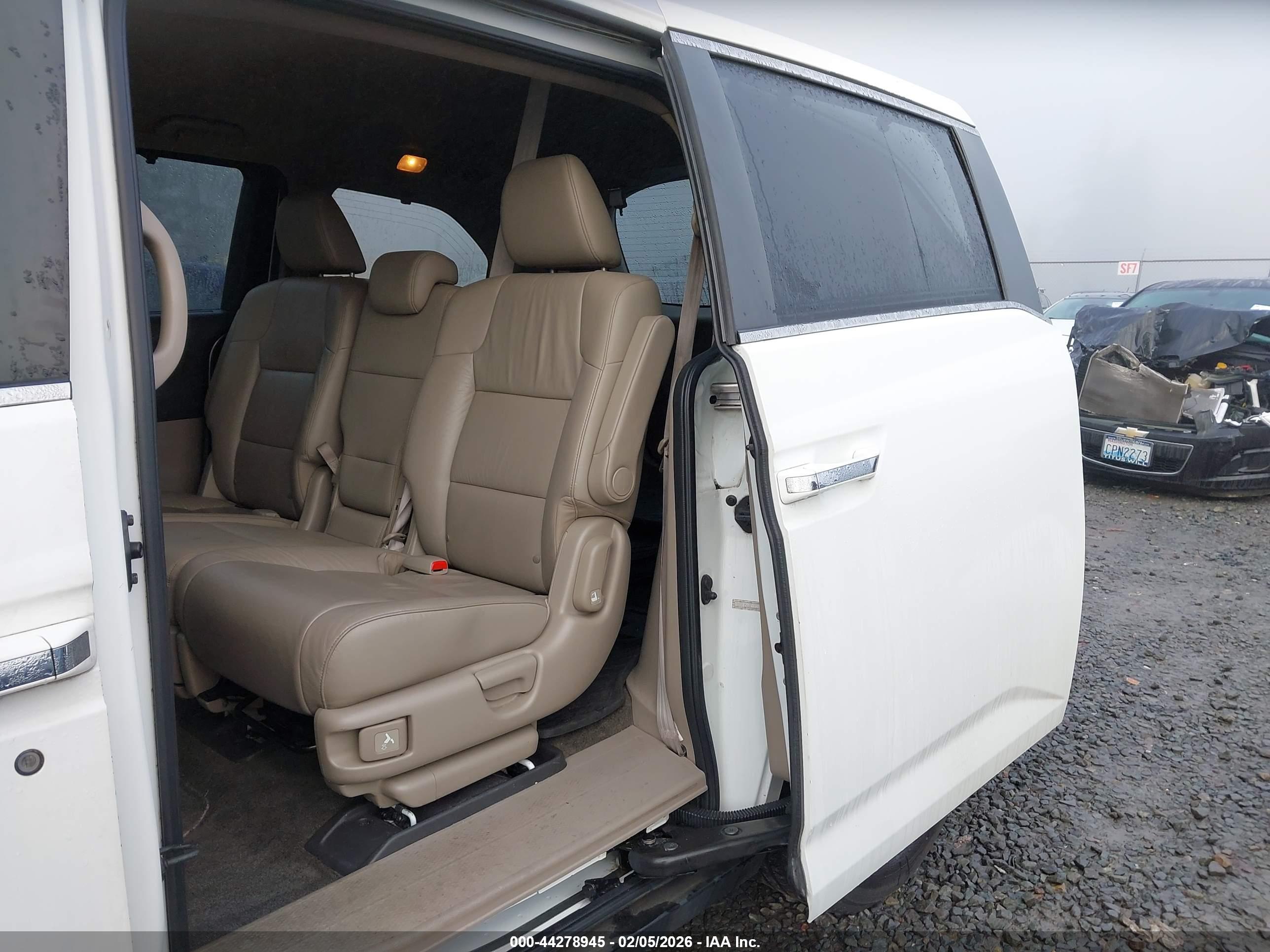 HONDA ODYSSEY image 8
