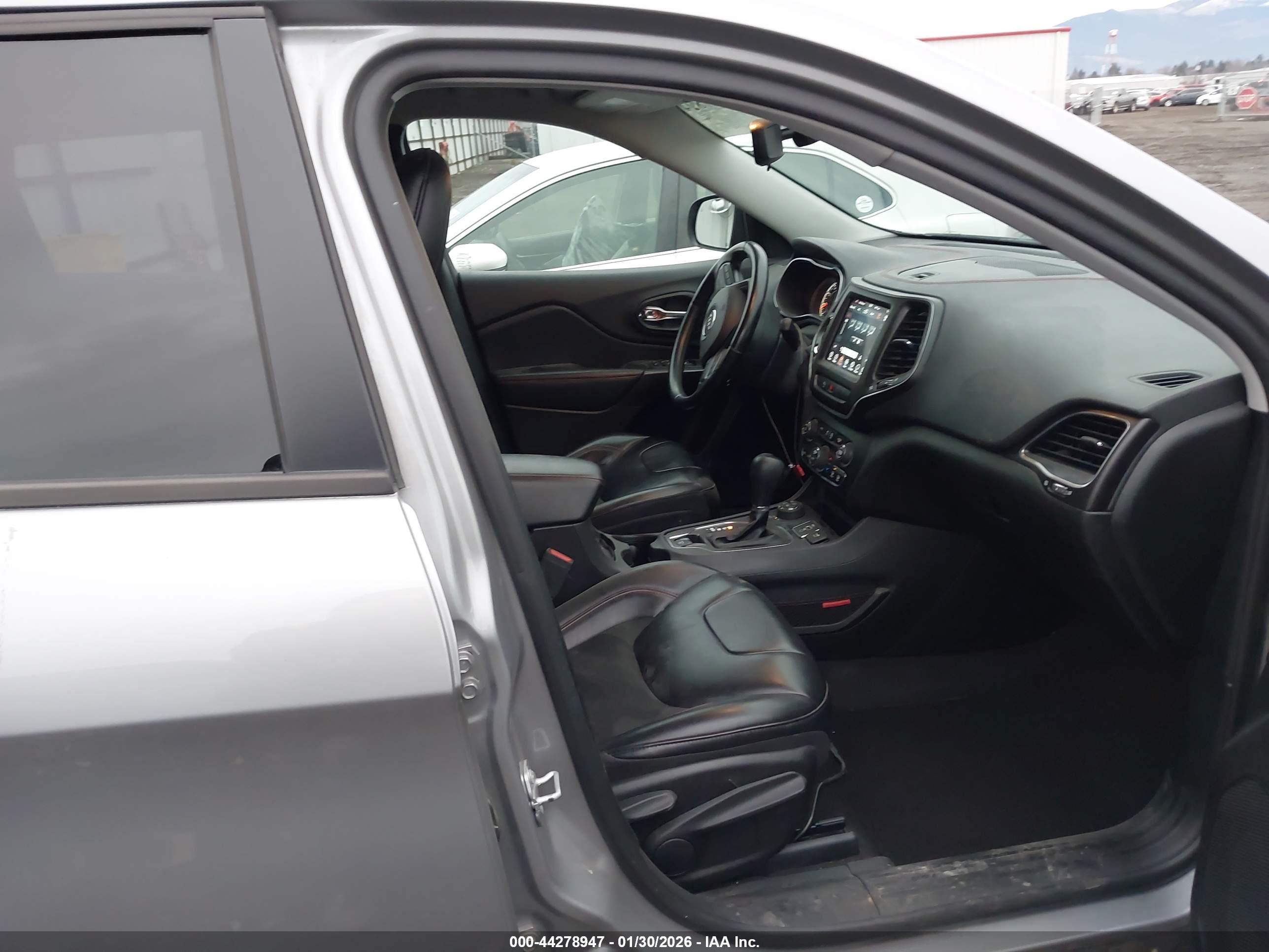 JEEP CHEROKEE image 5