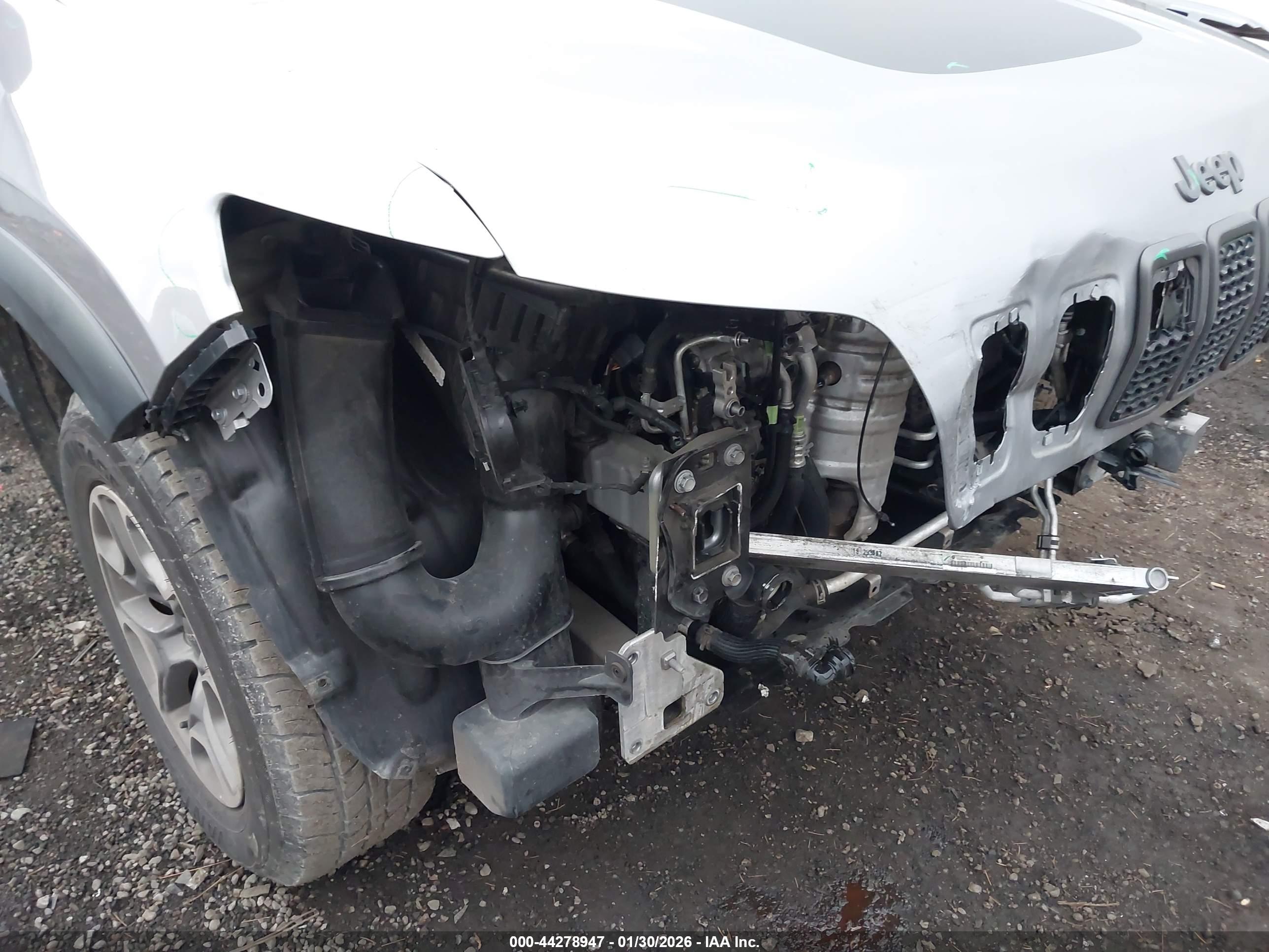 JEEP CHEROKEE image 6