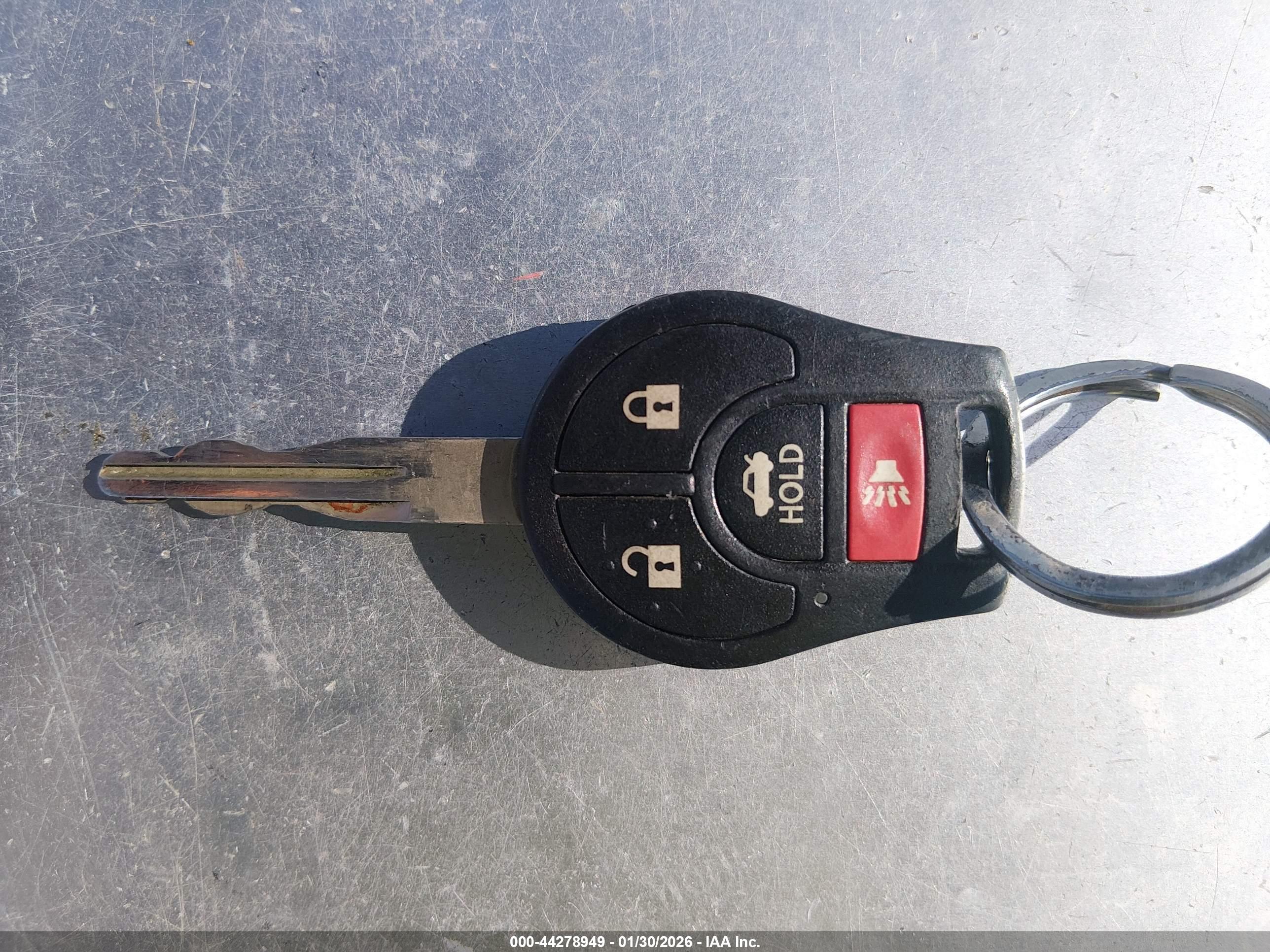 NISSAN VERSA image 11