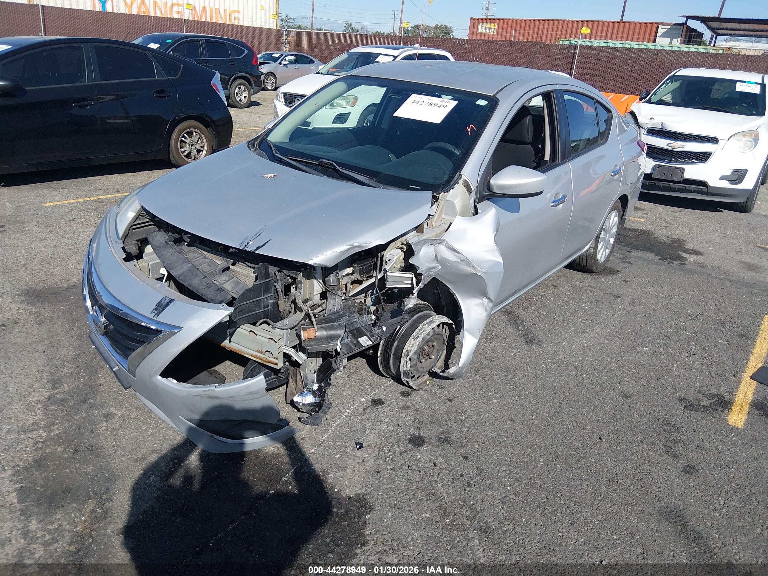 NISSAN VERSA image 2