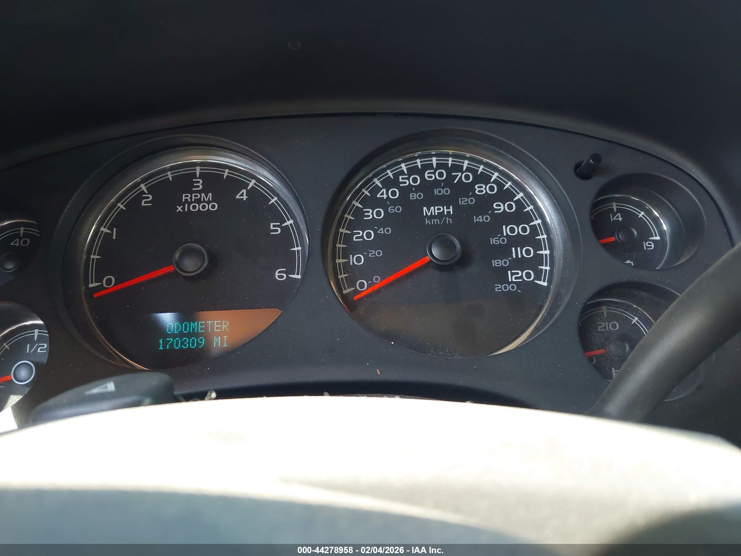 CHEVROLET TAHOE image 7