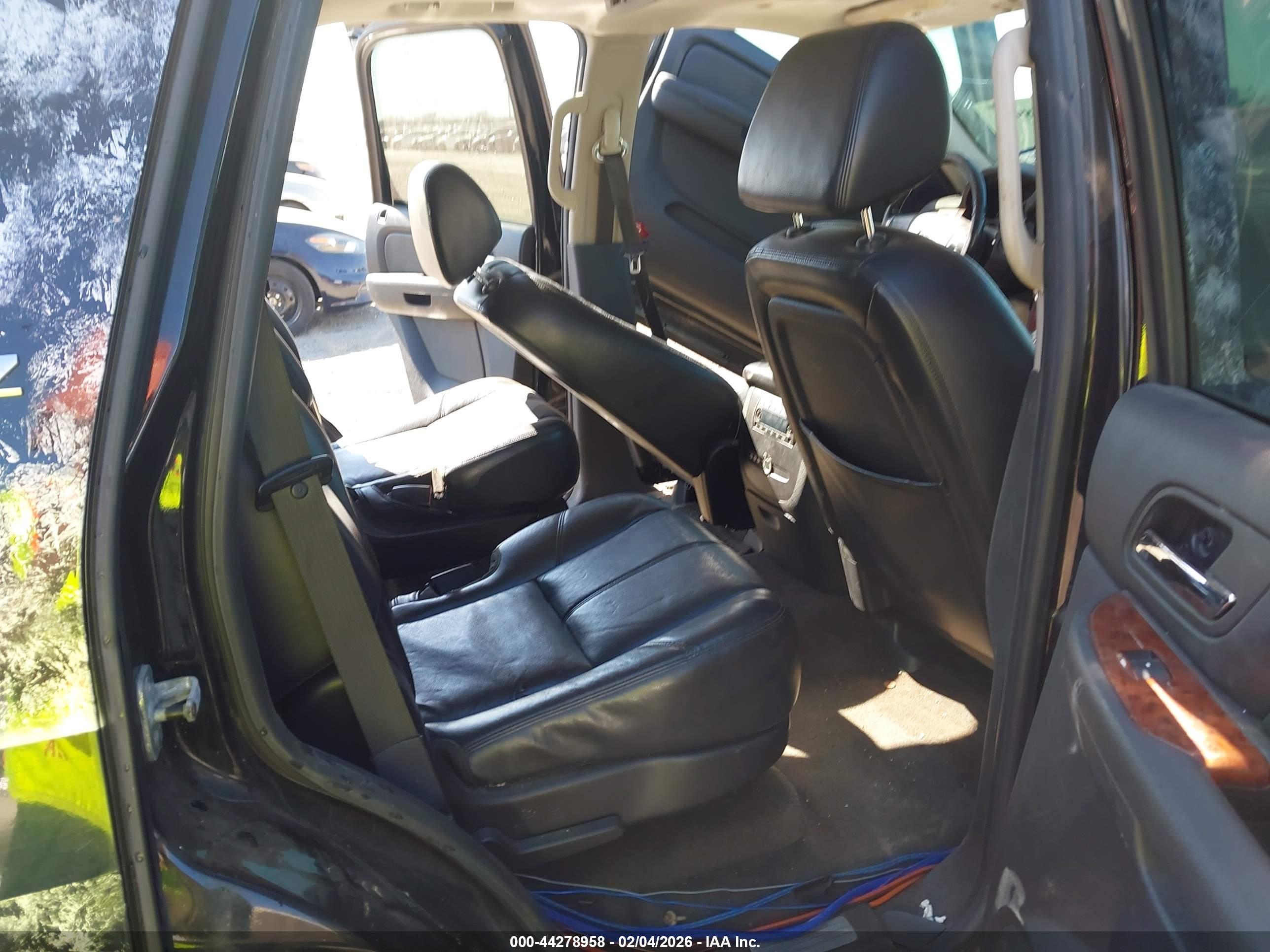 CHEVROLET TAHOE image 8