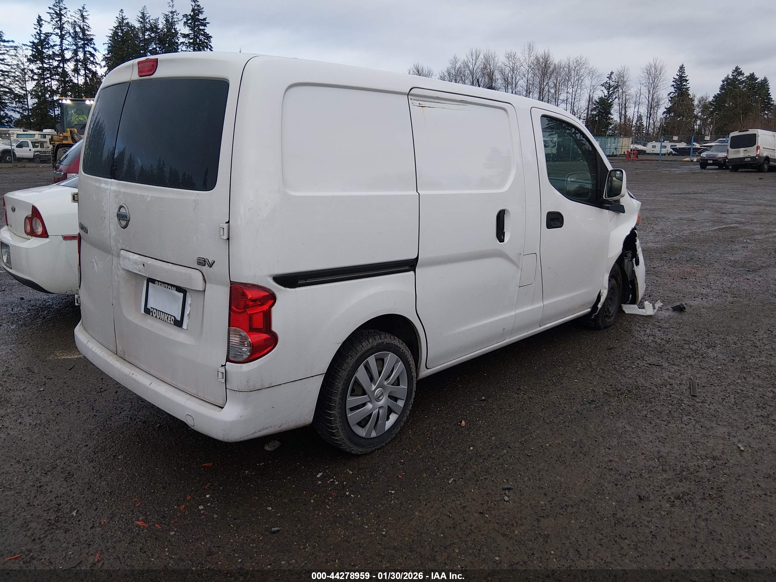 NISSAN NV200 image 4