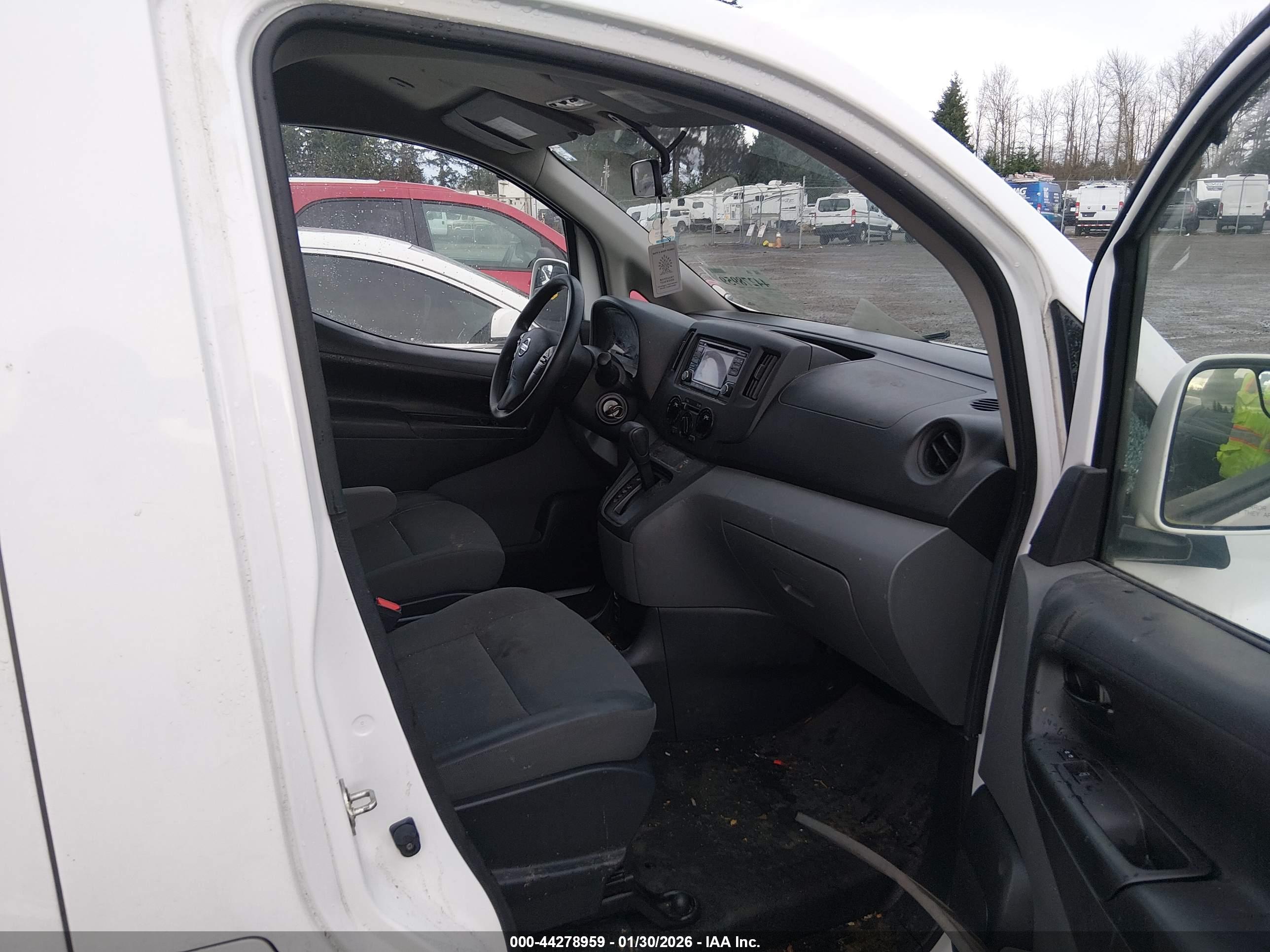 NISSAN NV200 image 5