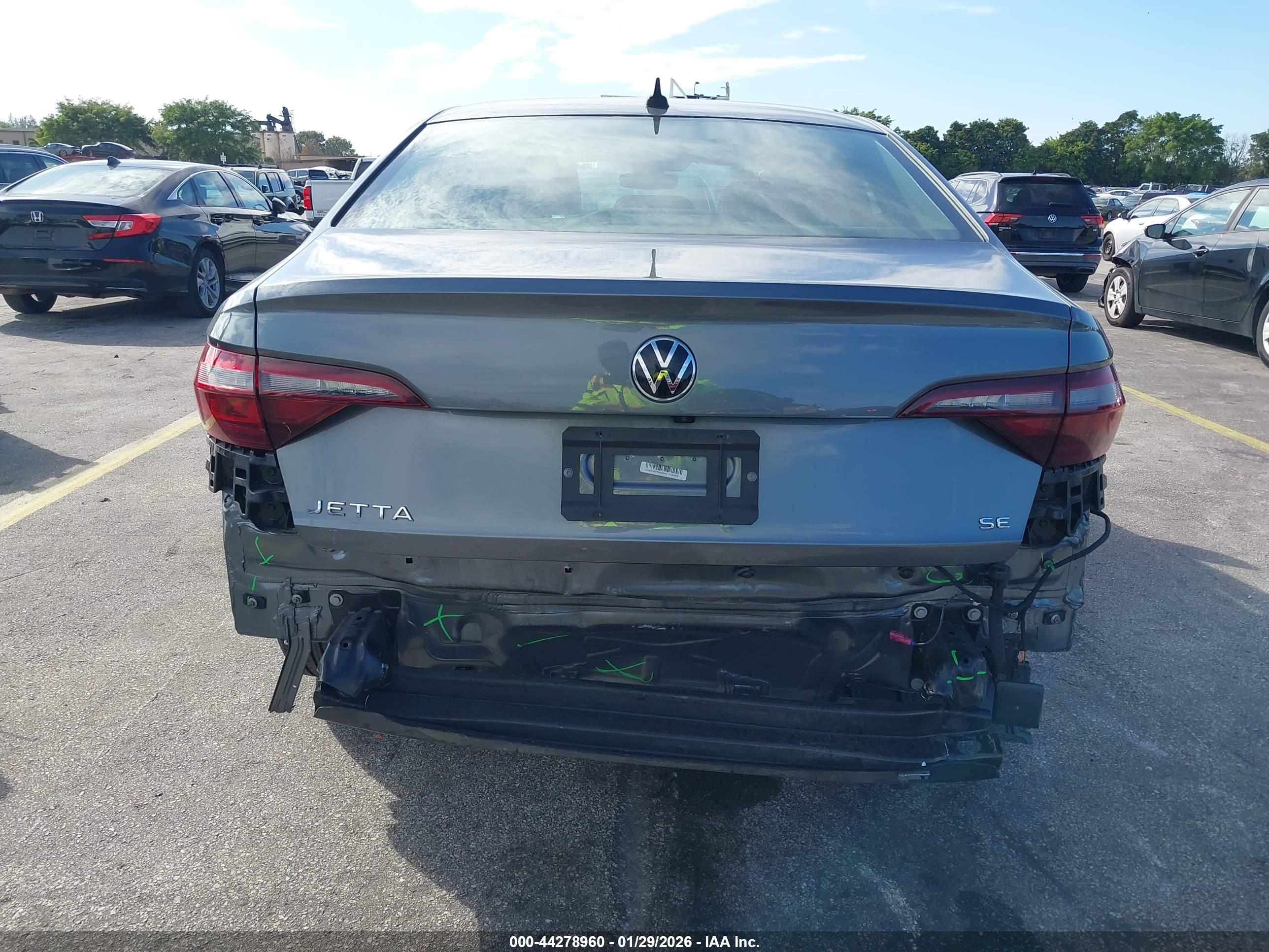 VOLKSWAGEN JETTA image 6