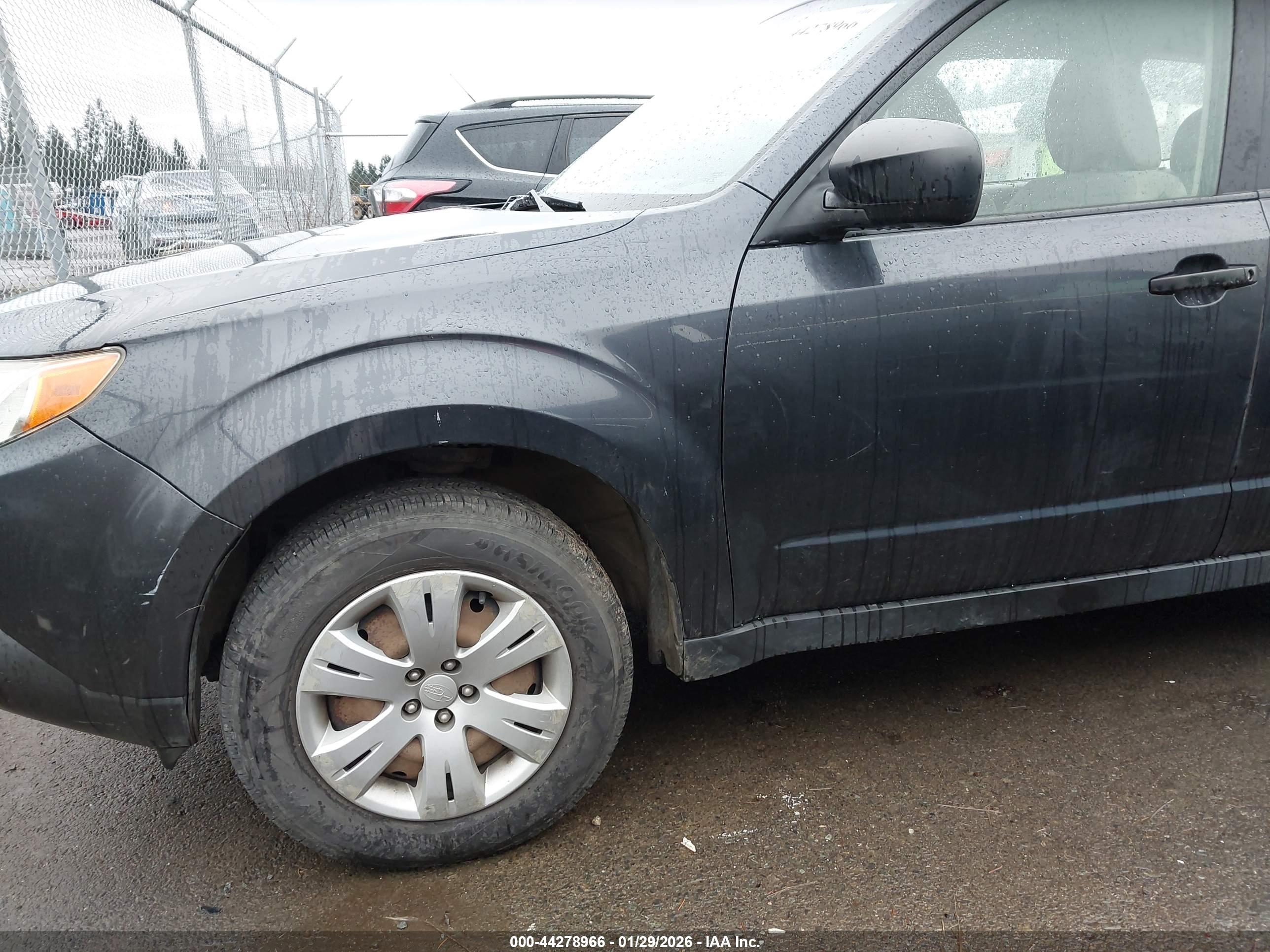 SUBARU FORESTER image 6