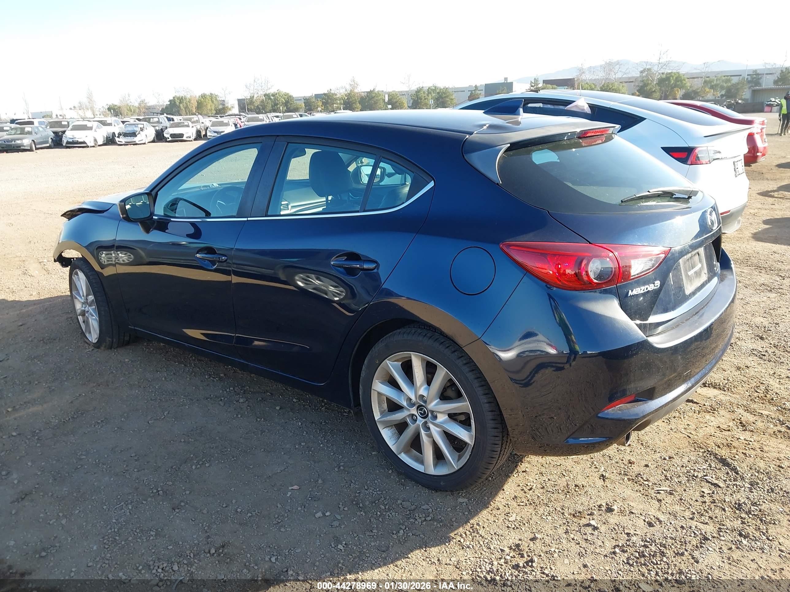 MAZDA MAZDA3 image 3