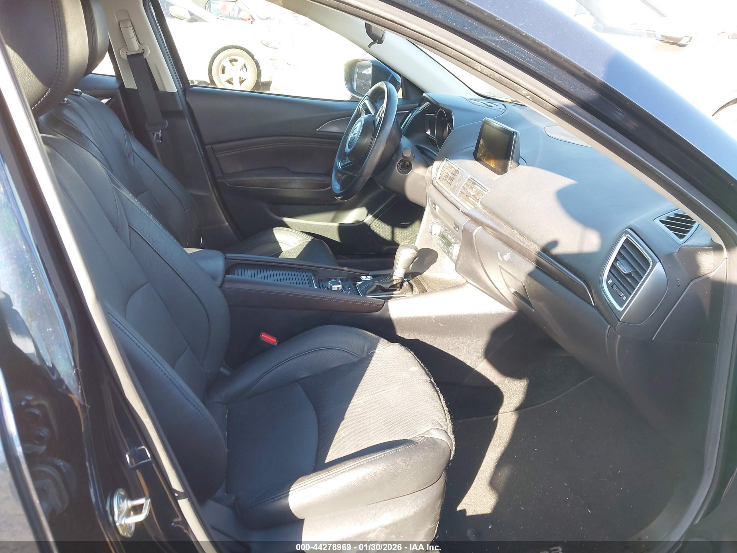 MAZDA MAZDA3 image 5