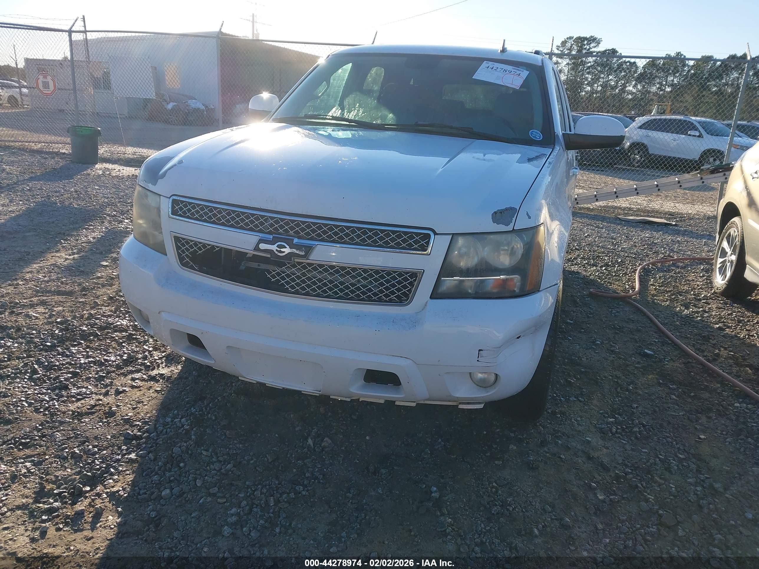 CHEVROLET TAHOE image 6