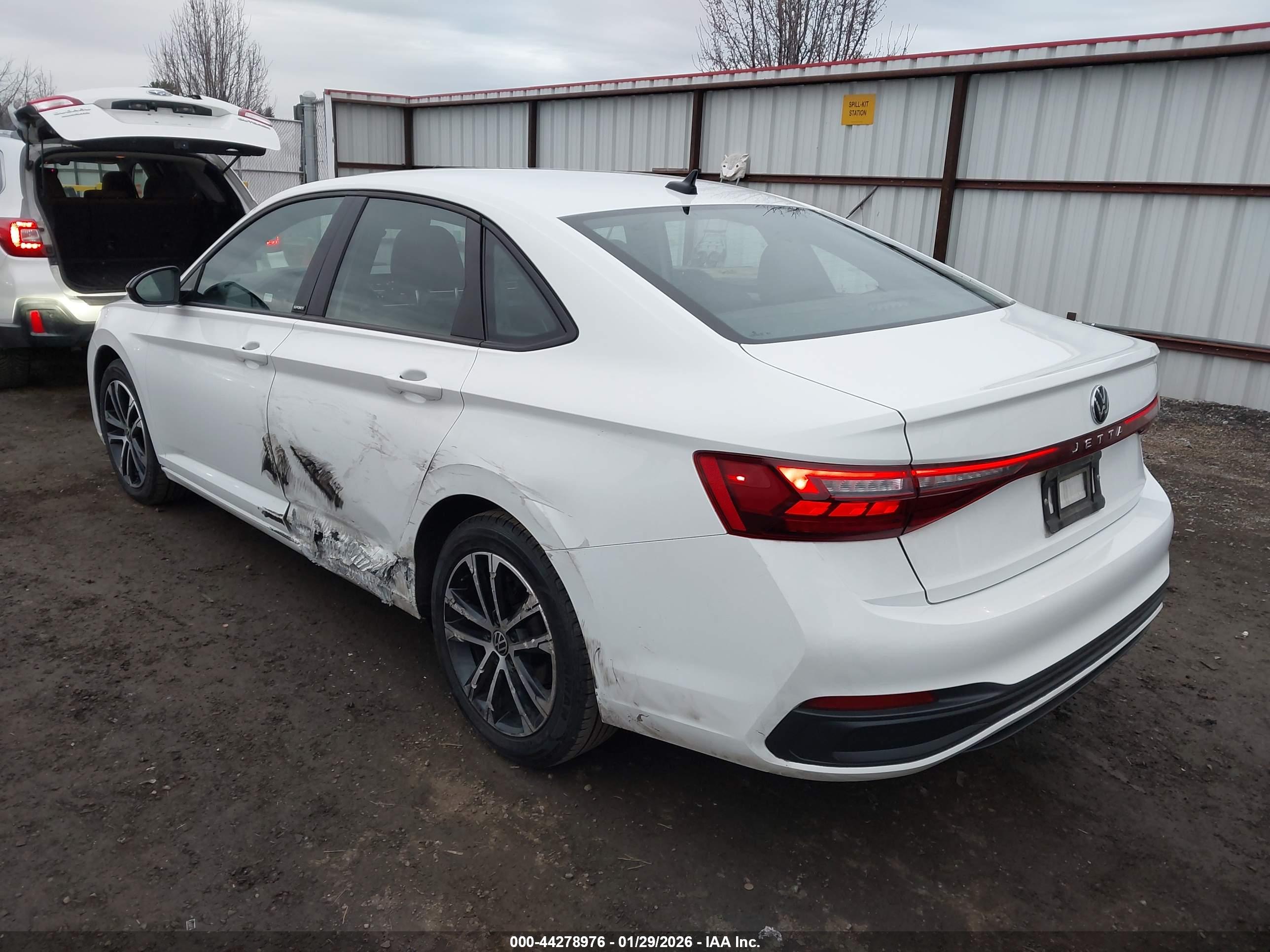 VOLKSWAGEN JETTA image 3