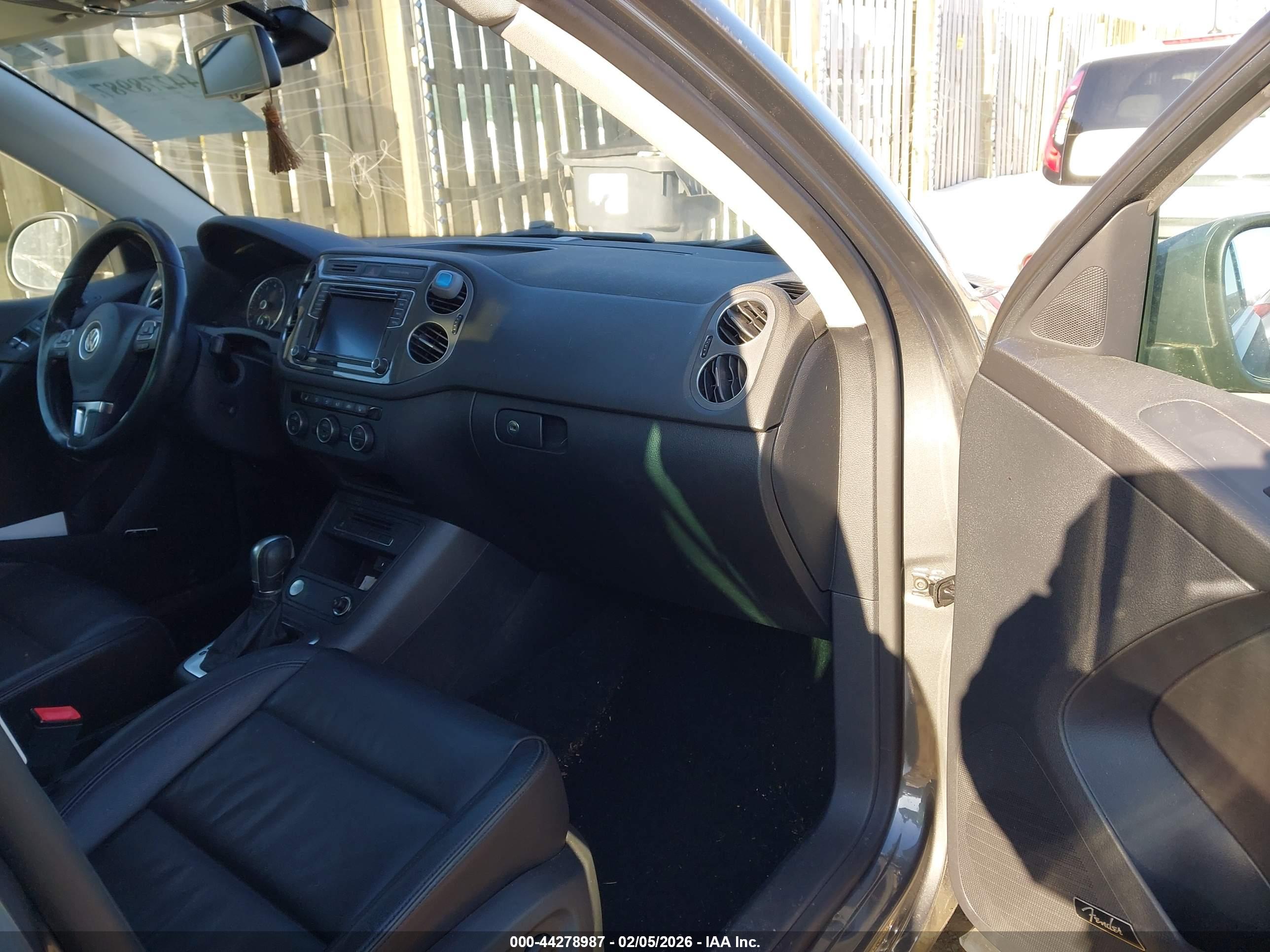 VOLKSWAGEN TIGUAN image 5