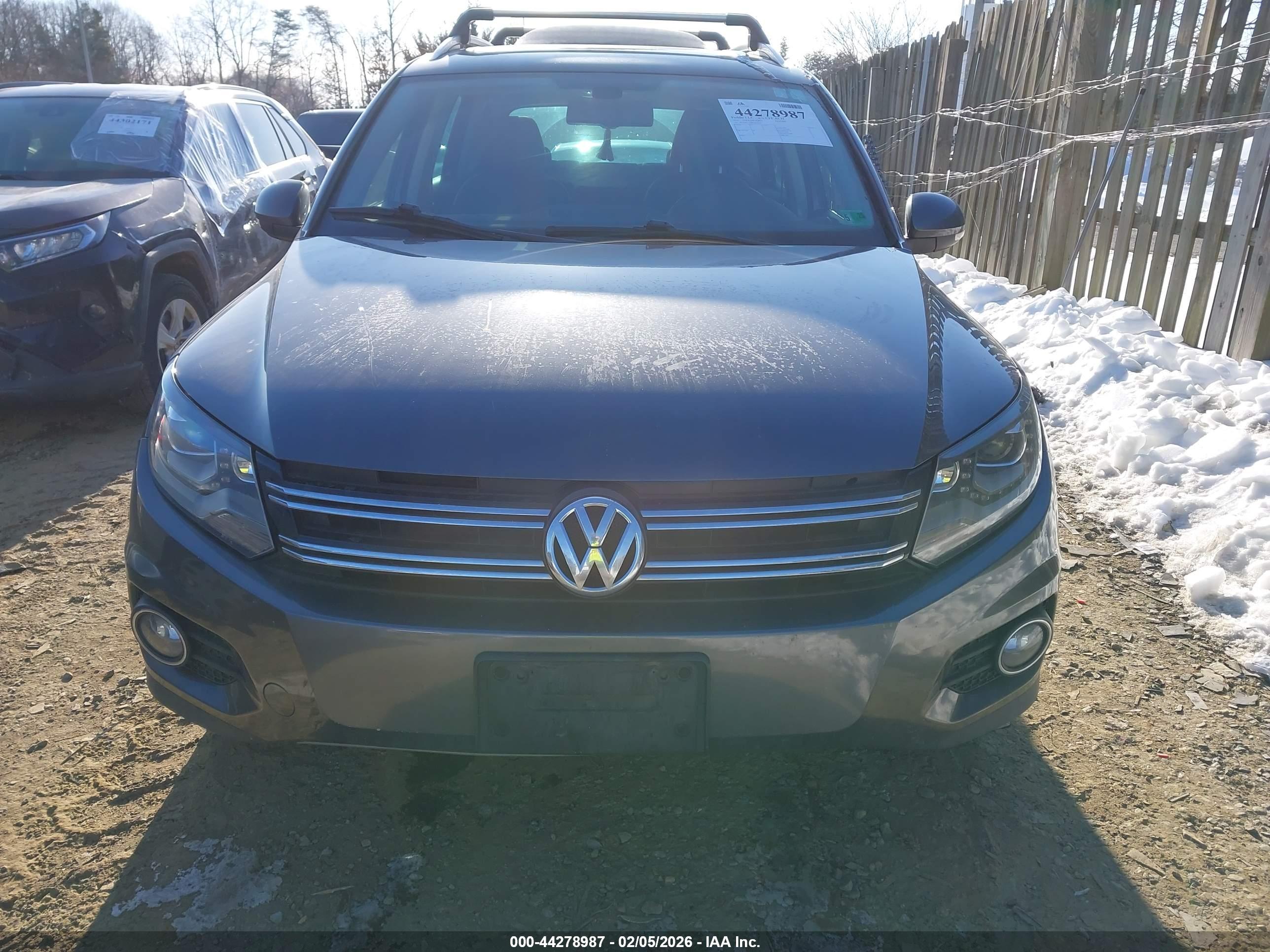 VOLKSWAGEN TIGUAN image 6