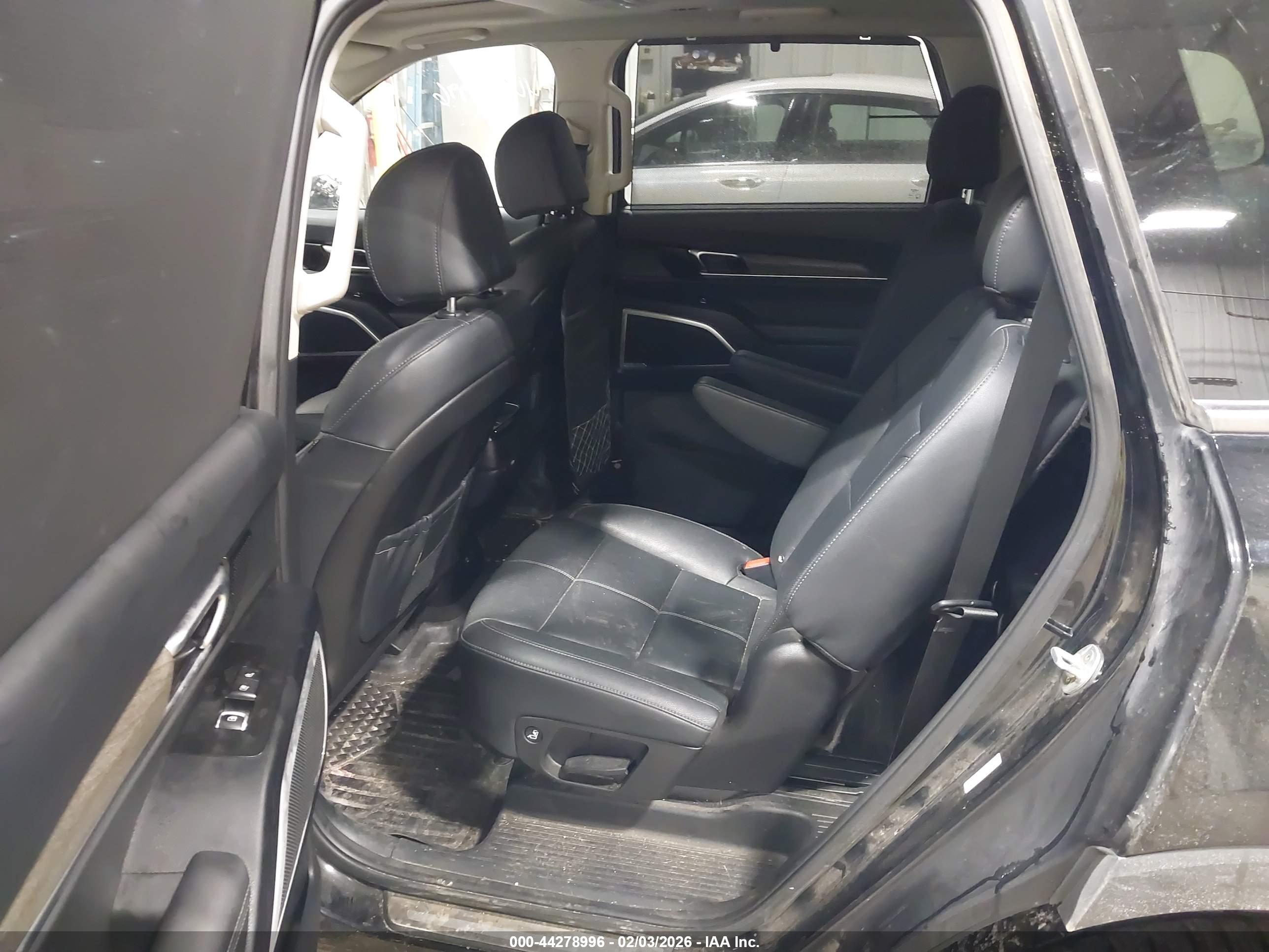 KIA TELLURIDE image 8