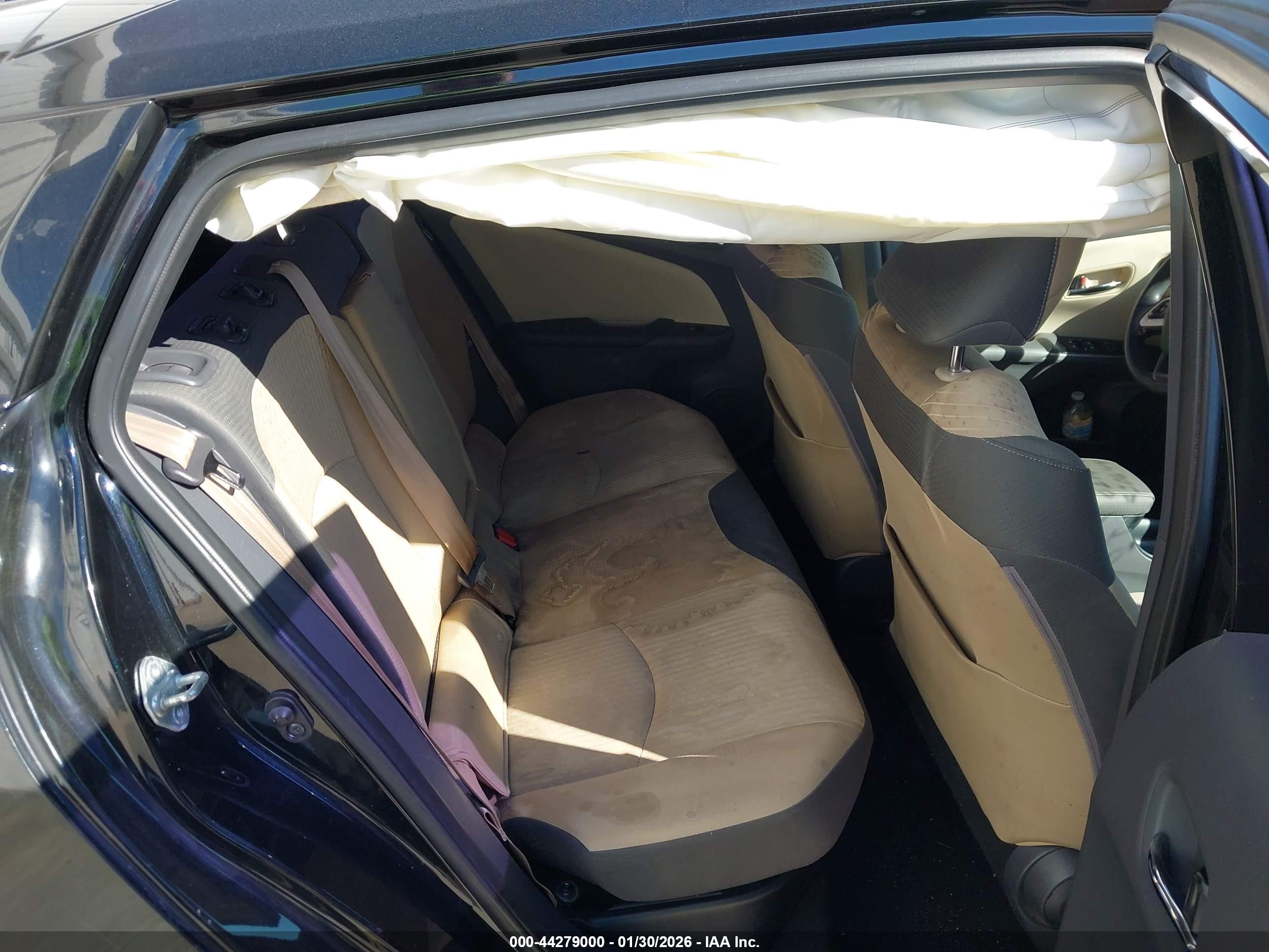 TOYOTA PRIUS image 8