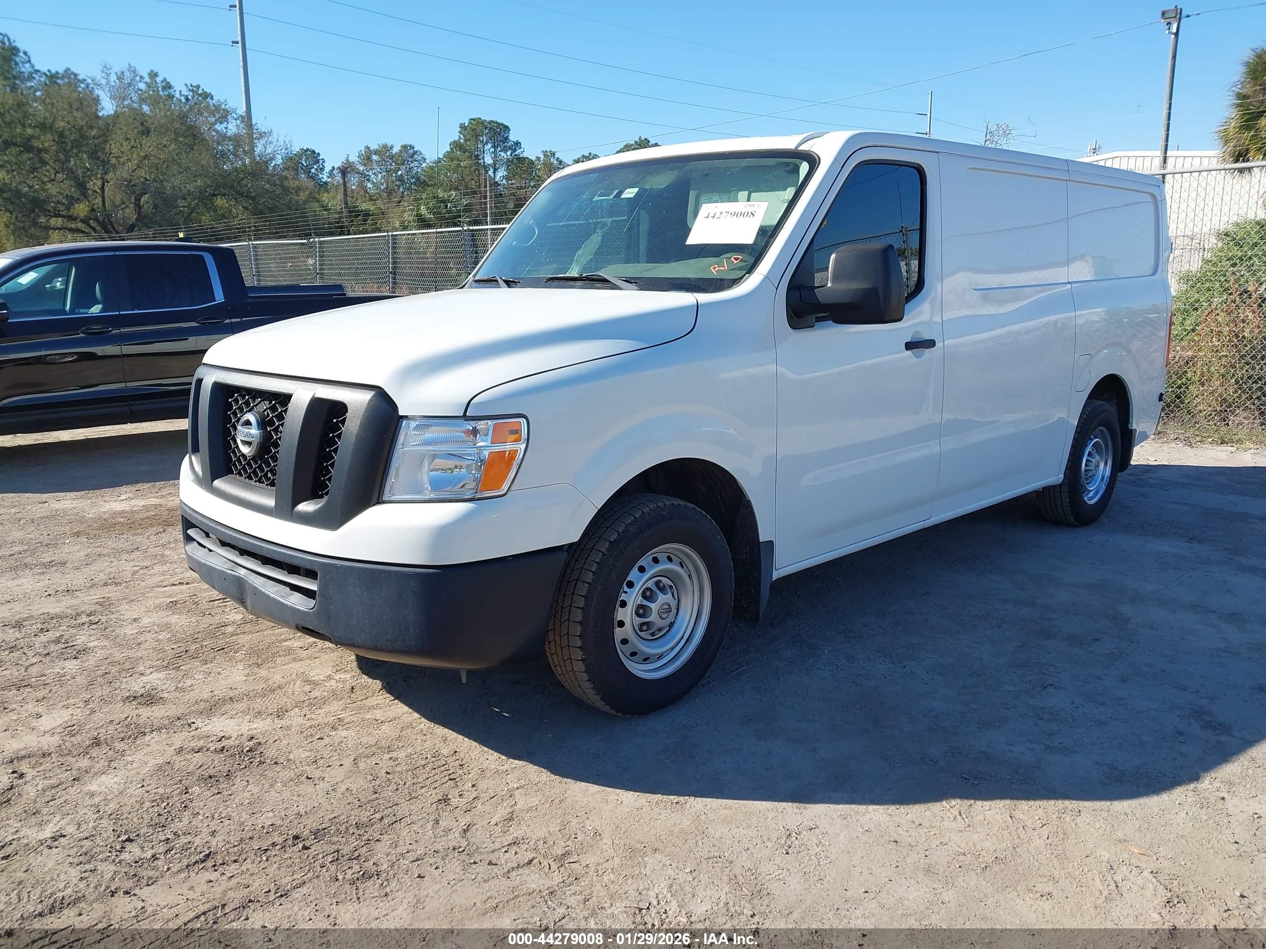NISSAN NV image 2
