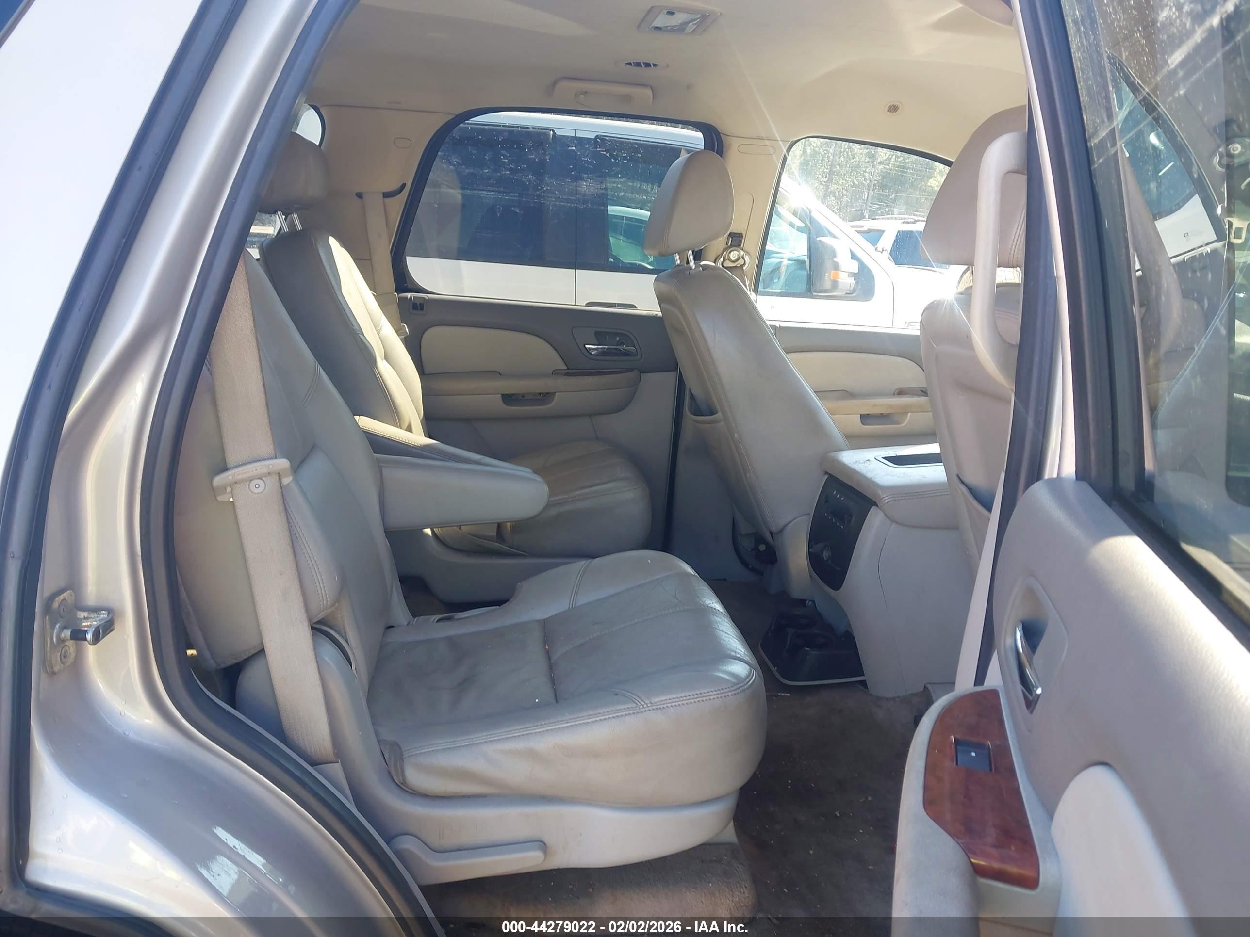 CHEVROLET TAHOE image 8